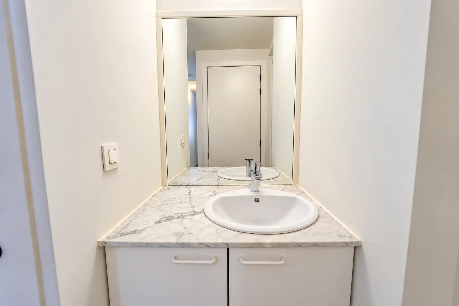 Gerenoveerd 2-slaapkamerappartement met uitzicht op Sint-Baafskathedraal foto 22