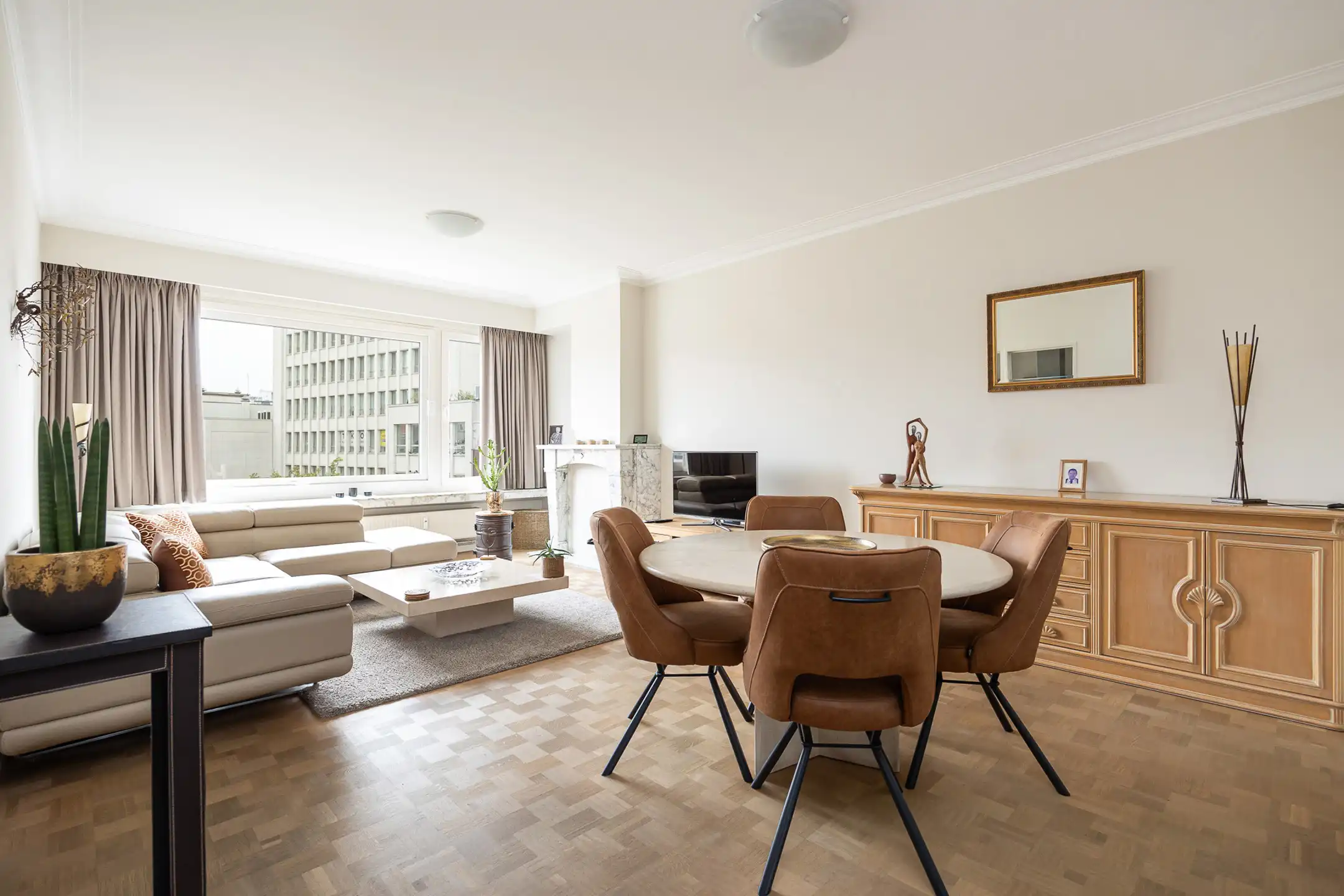 Ruim appartement vlak bij het bruisende Zuid foto 2