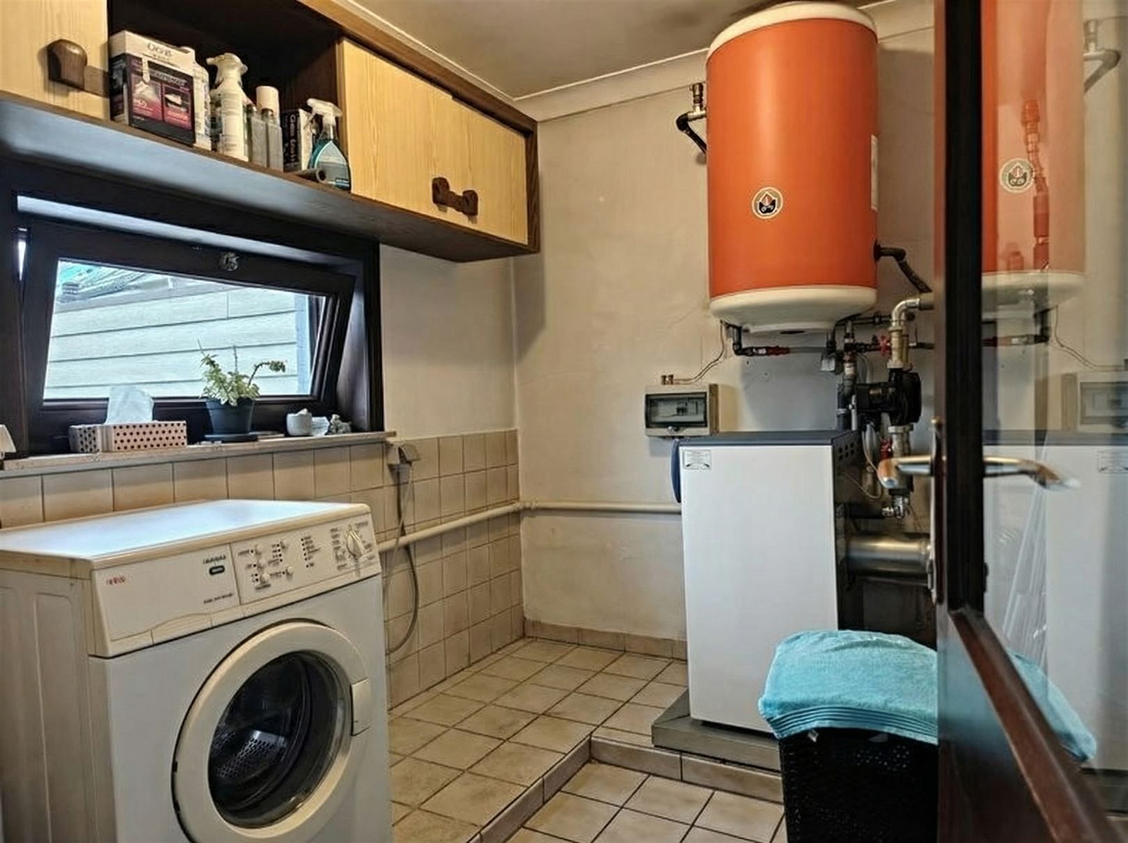 TE HUUR: Gesloten bebouwing met 2 slaapkamer te Hasselt! foto 12