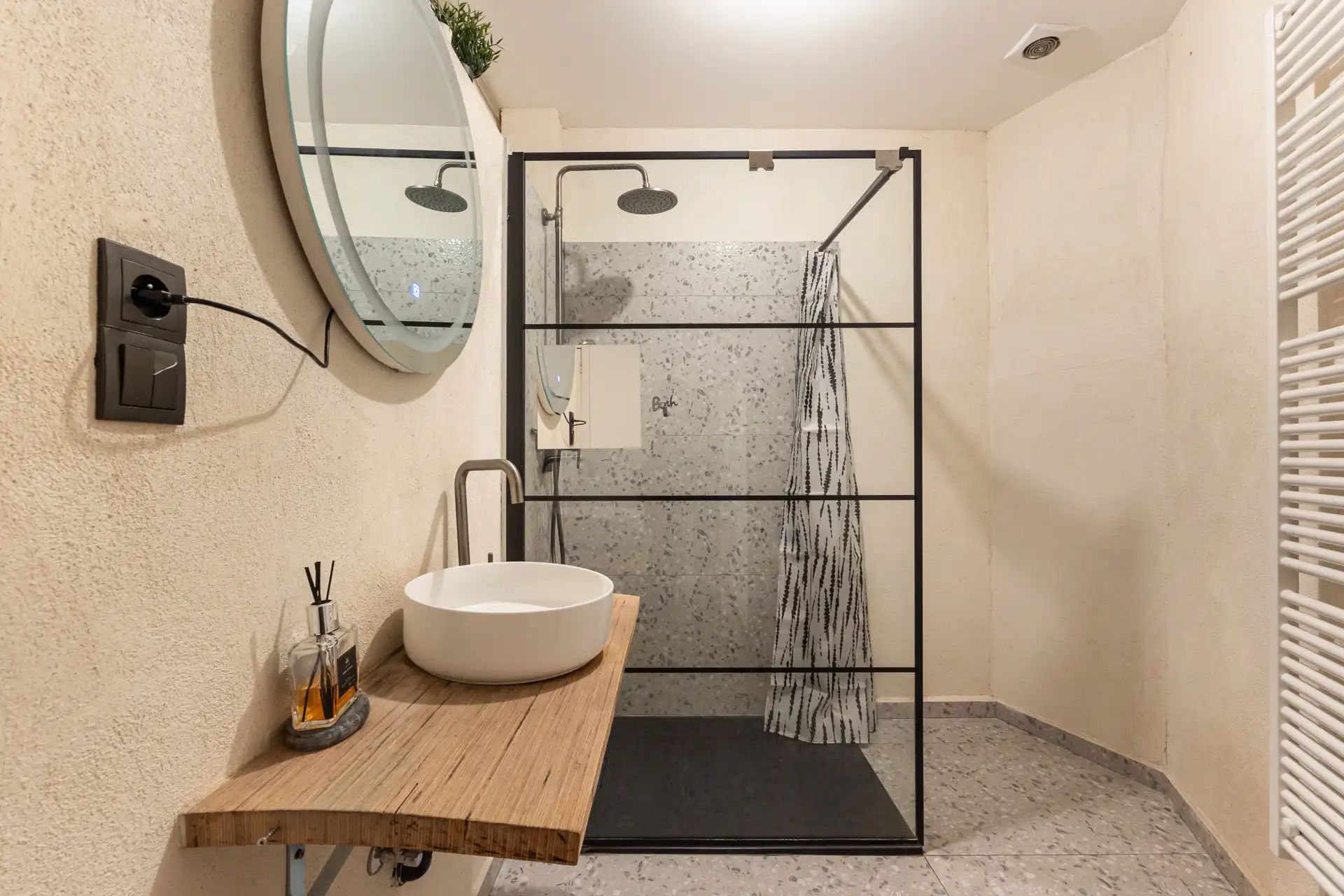 Appartement met 2 slaapkamers,2 terrassen en kelderruimte. foto 11