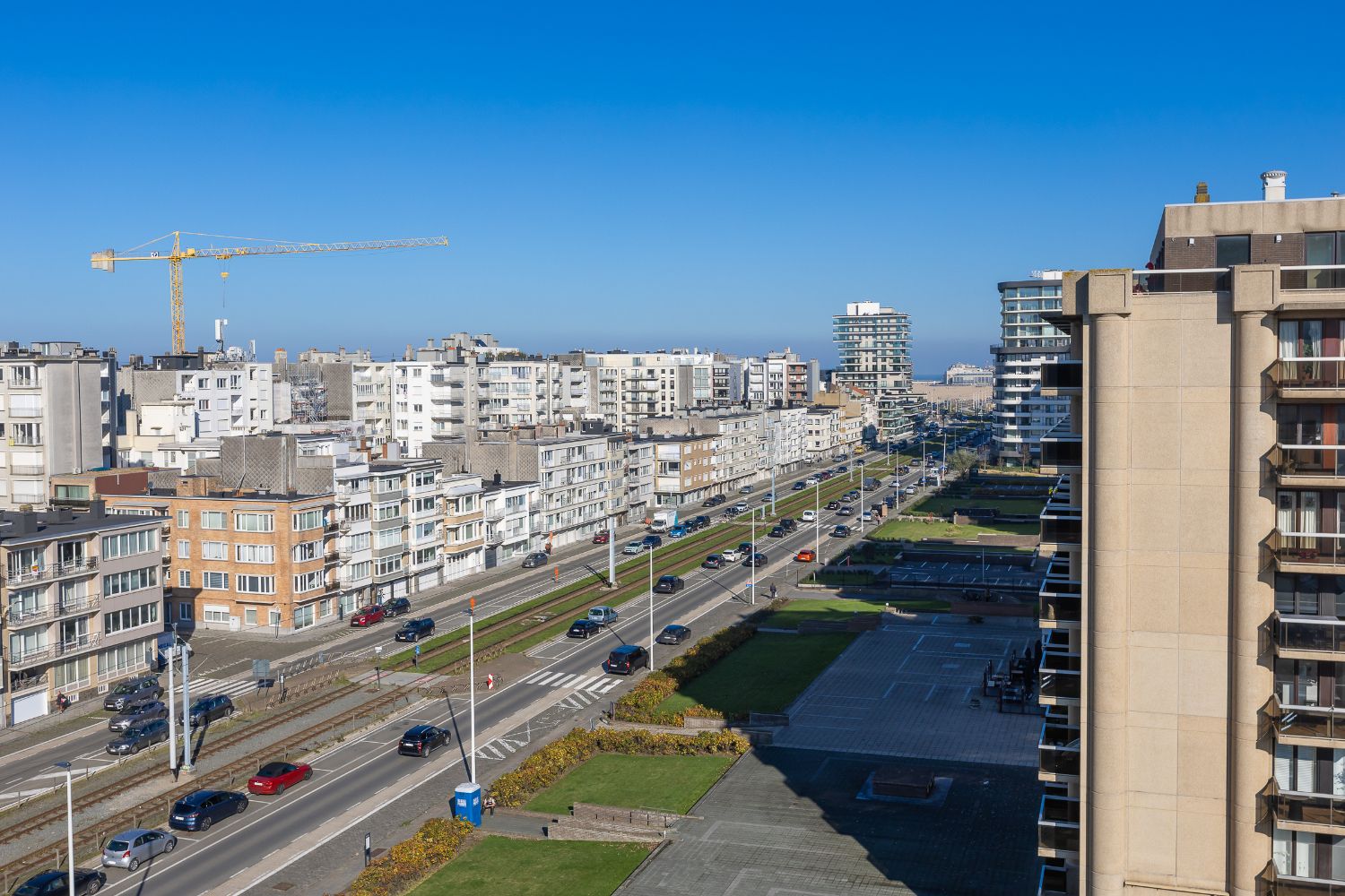 Gerenoveerd penthouse appartement met riant terras foto 34