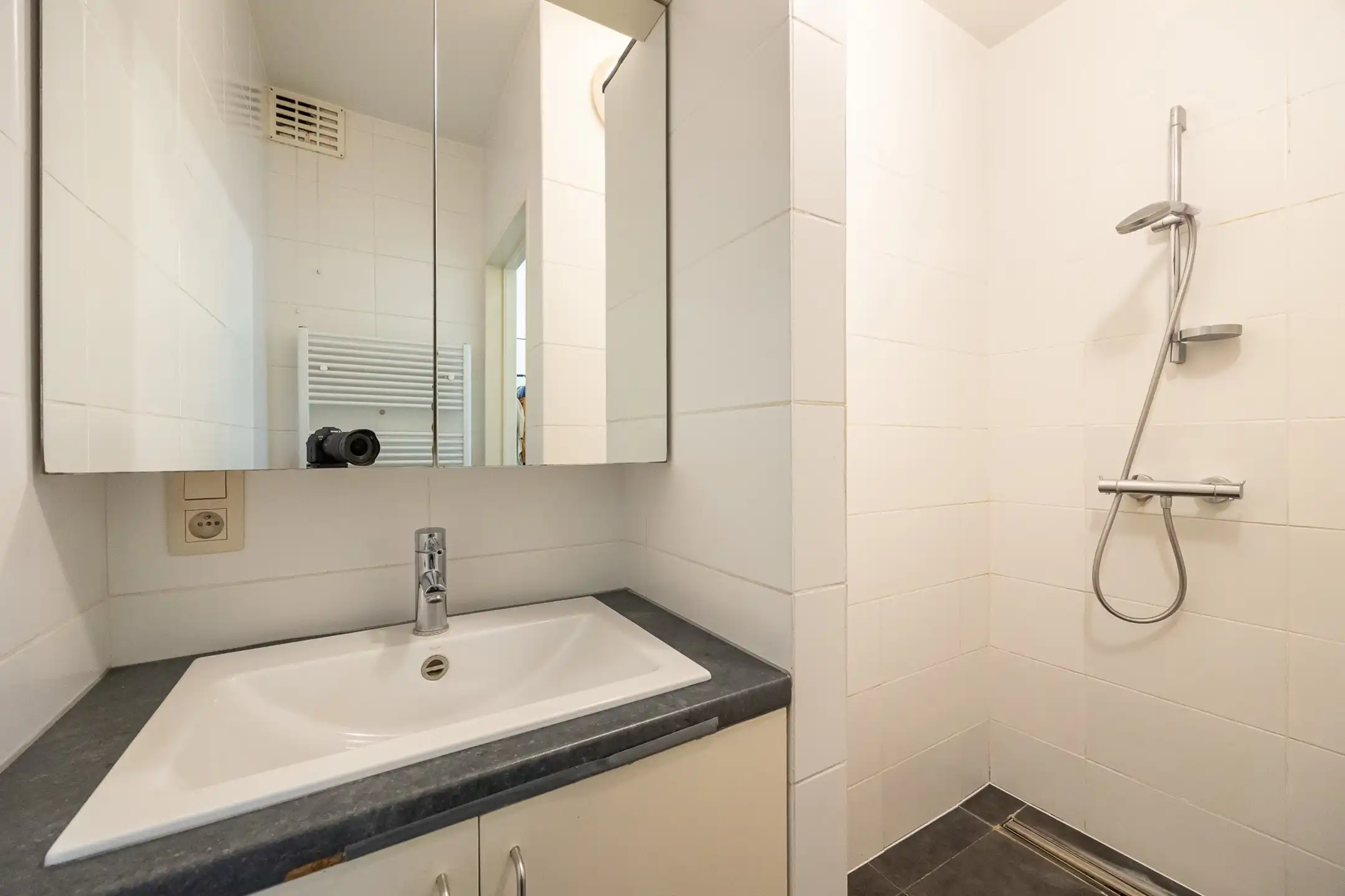 Uniek opbrengsteigendom op top locatie (3 app + 3 parkings) foto 30