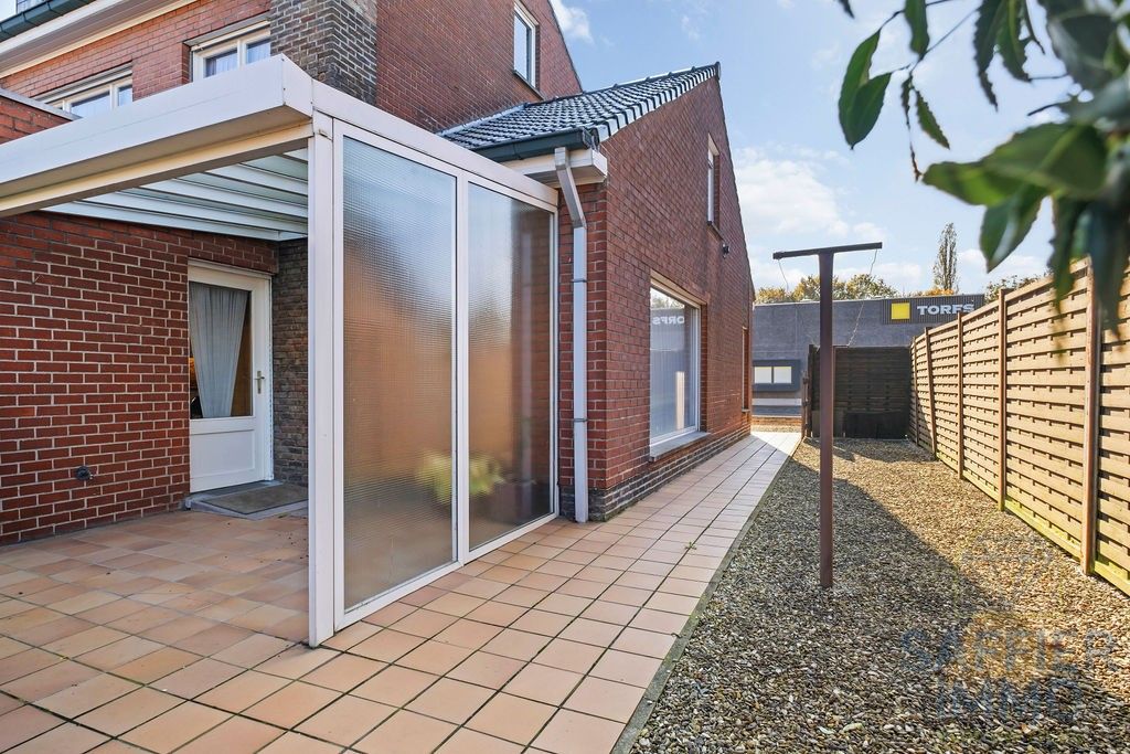 Te koop: Ruime en robuuste woning met vlotte bereikbaarheid in Sint-Eloois-Vijve, Waregem foto 4