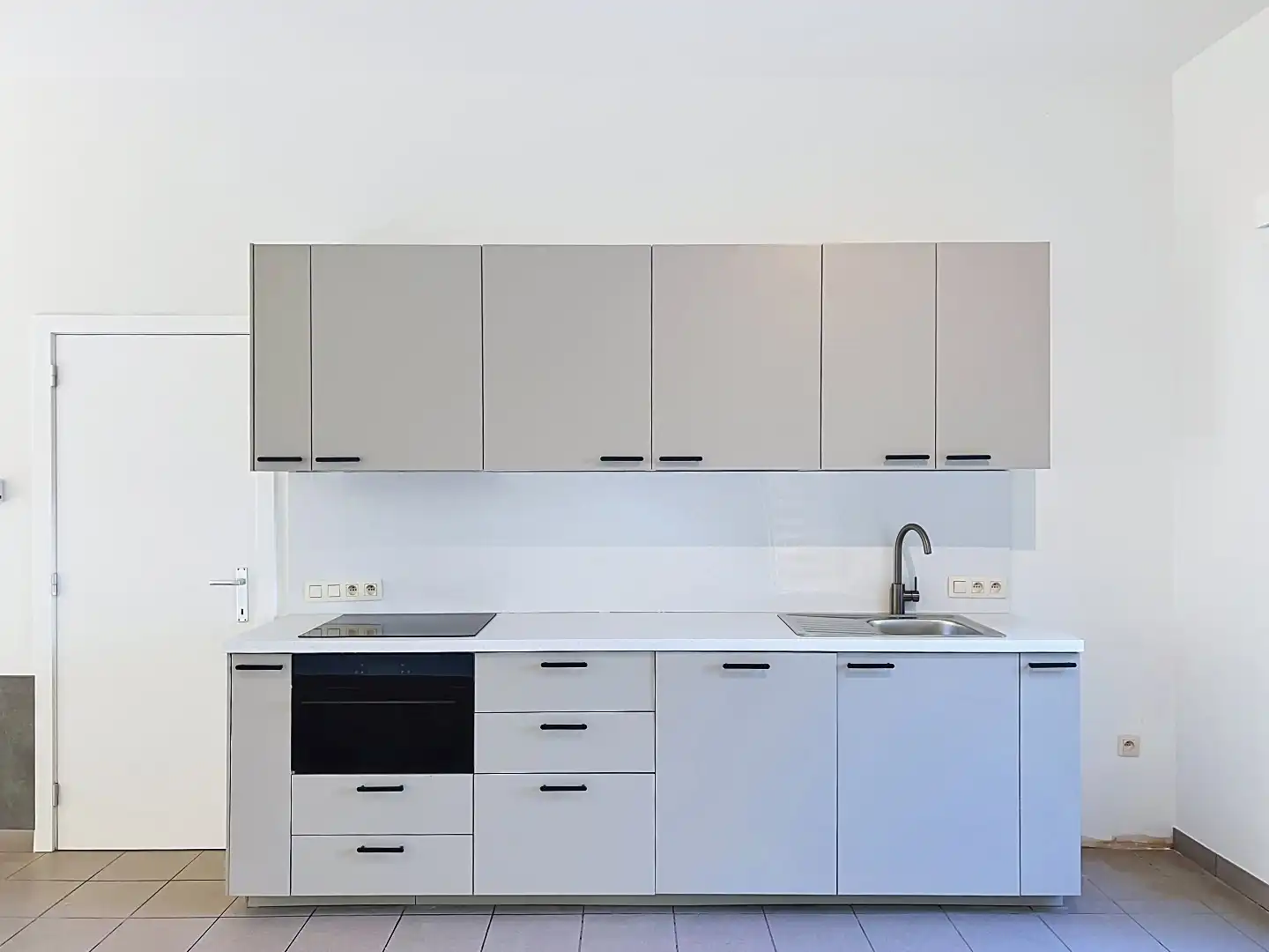 Instapklare woning met 3 slaapkamers, tuin en 2 privatieve parkeerplaatsen foto 4