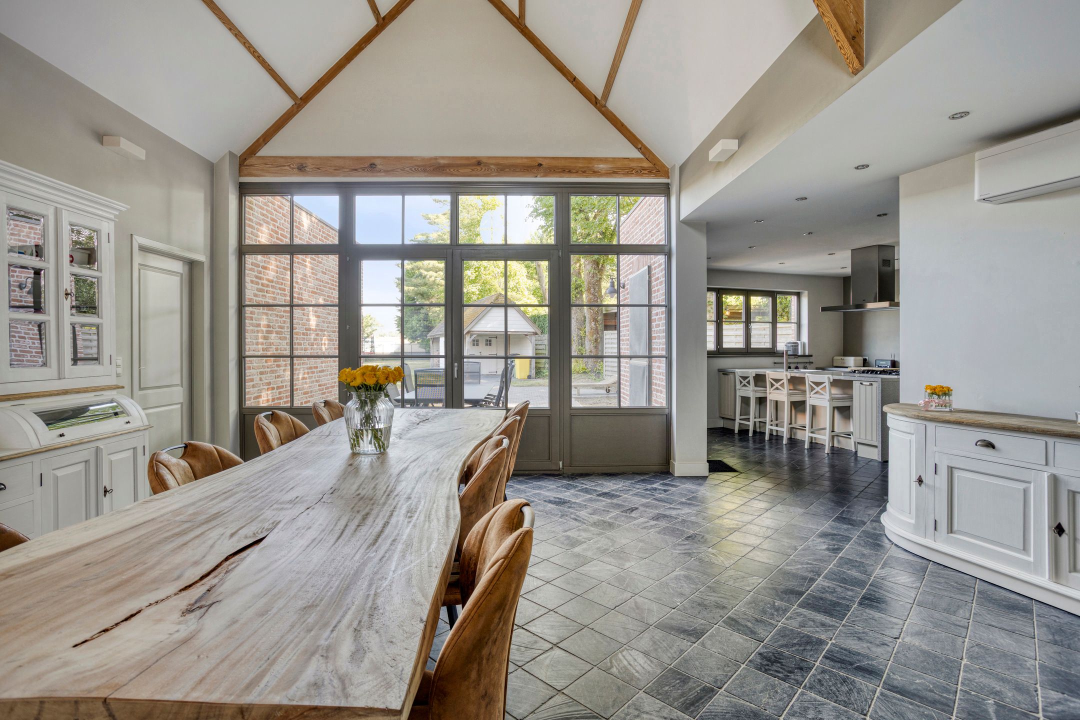 Kwalitatief gerenoveerde woning foto 9