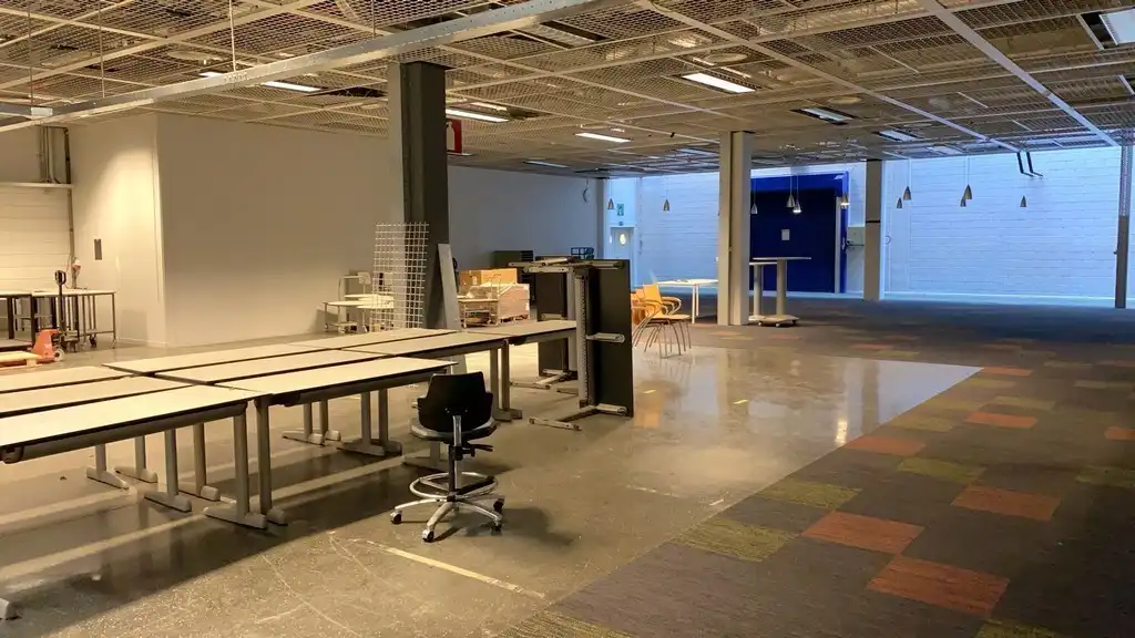 Instapklaar kantoor te huur nabij R8 in Kortrijk foto 22