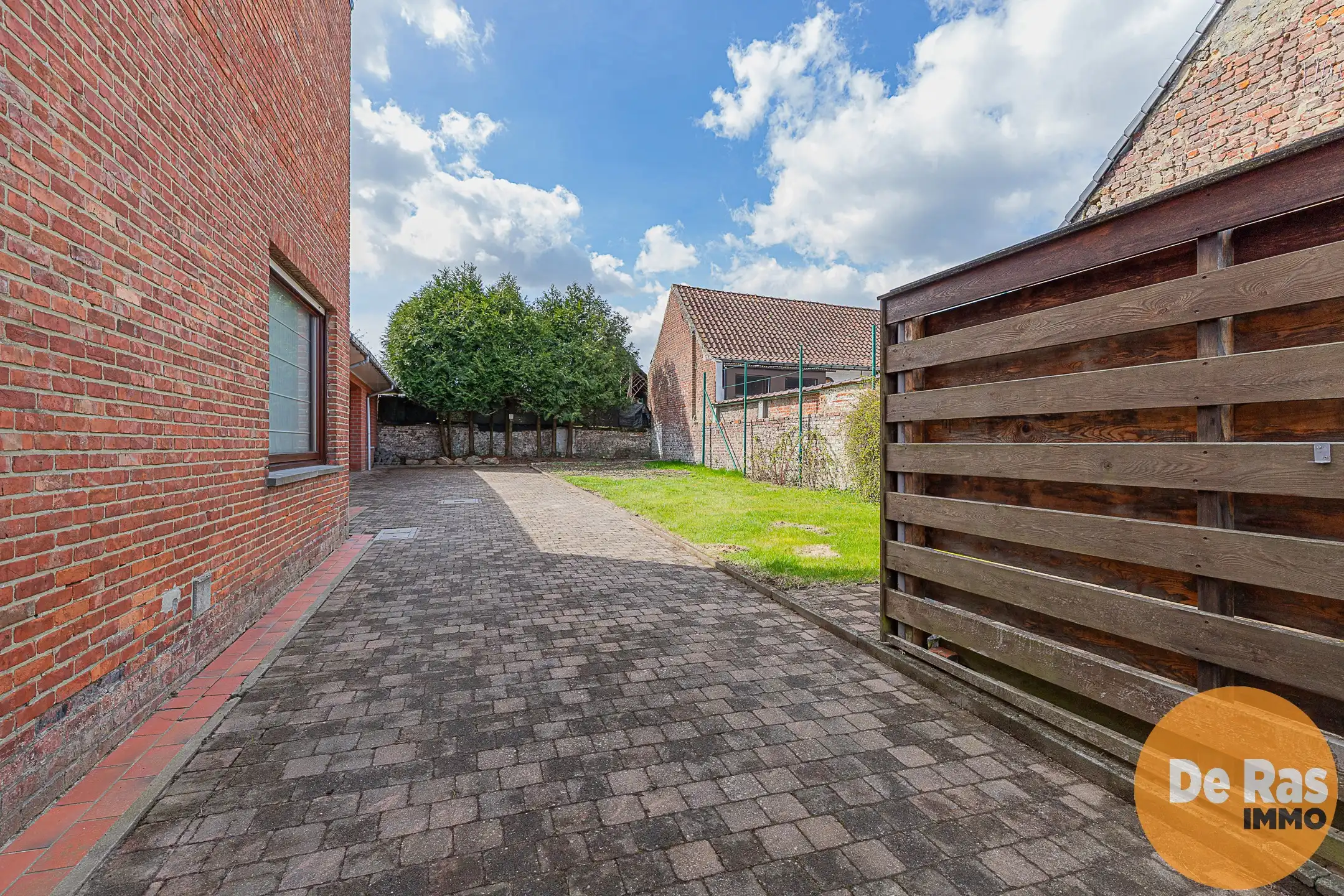 WICHELEN - Centraal gelegen halfopen bebouwing met 4 slpk.  foto 22