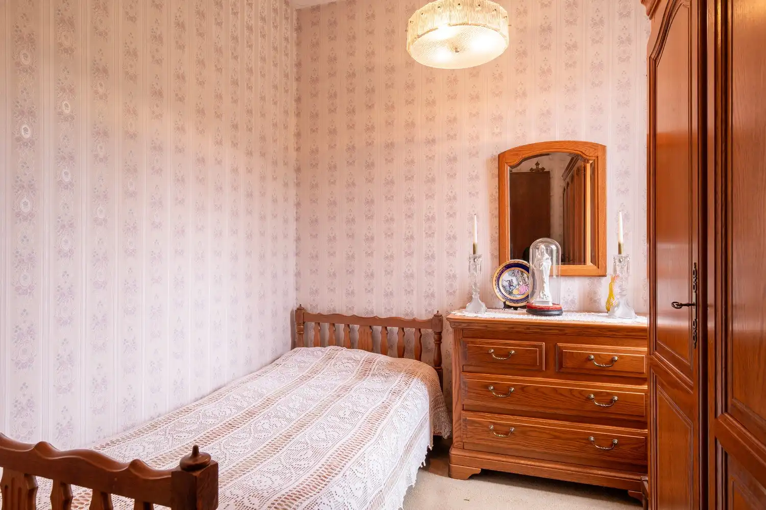 KARAKTERVOLLE WONING MET 5 SLAAPKAMERS OP 9,6 ARE OP UITSTEKENDE LOCATIE foto 20