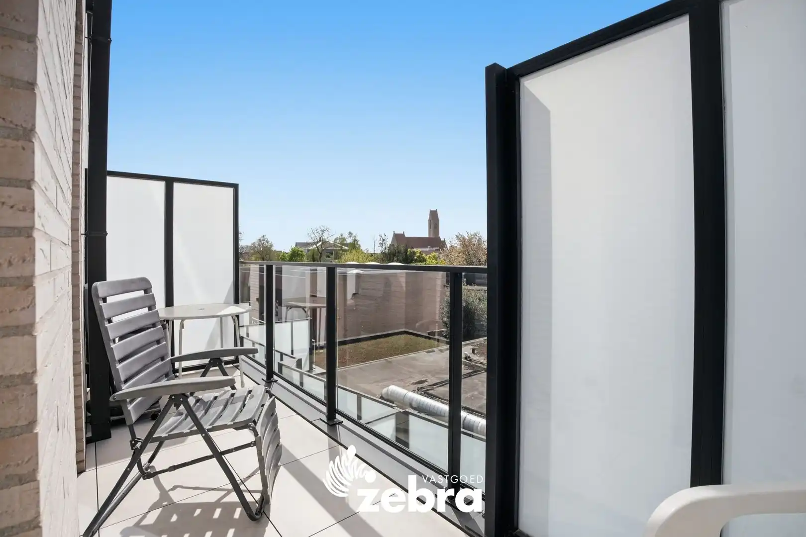 Instapklaar appartement met 2 slaapkamers en terrassen op topligging in Tielt! foto 17