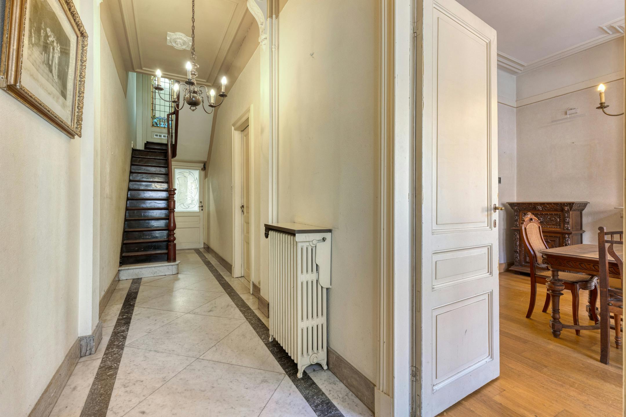 Prachtige herenwoning met 4 slaapkamers te koop in Brugge  foto 2