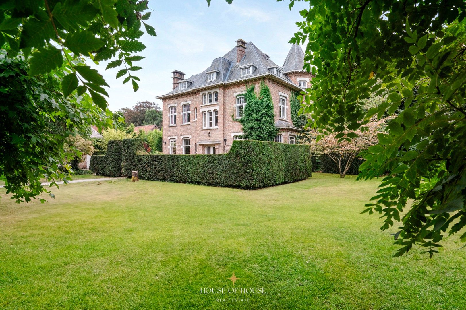 Kasteelvilla met prachtige tuin en zonder renovatieverplichting foto 17