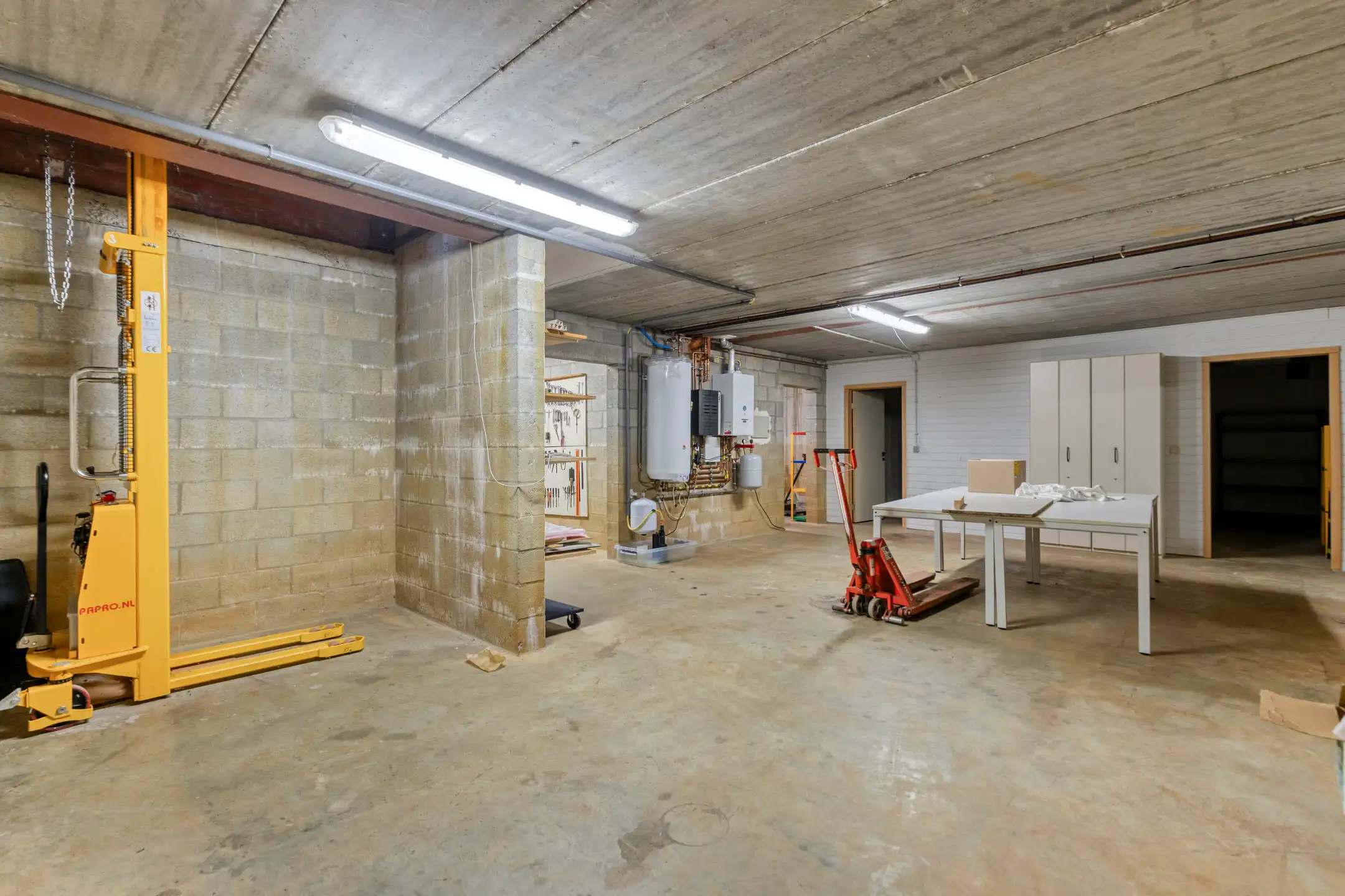 Perfect instapklare woning met aparte handelsruimte foto 30