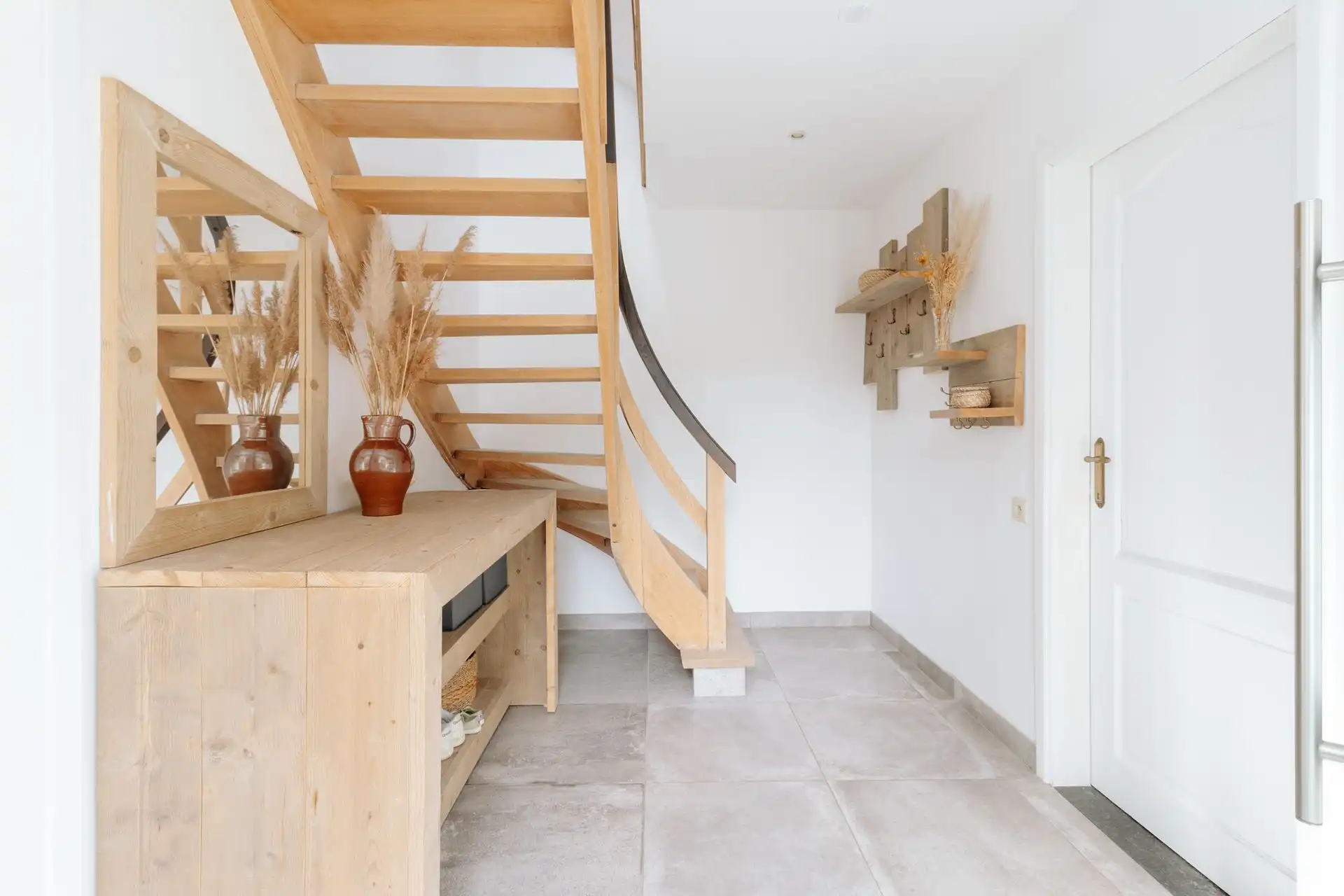 Instapklare woning in gegeerde woonwijk foto 2