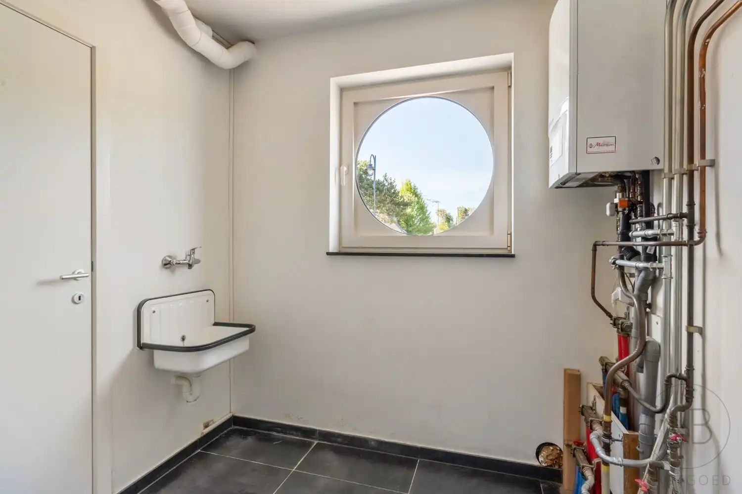 Ruim duplex appartement met 3 slaapkamers en groot terras in hartje Zutendaal foto 7