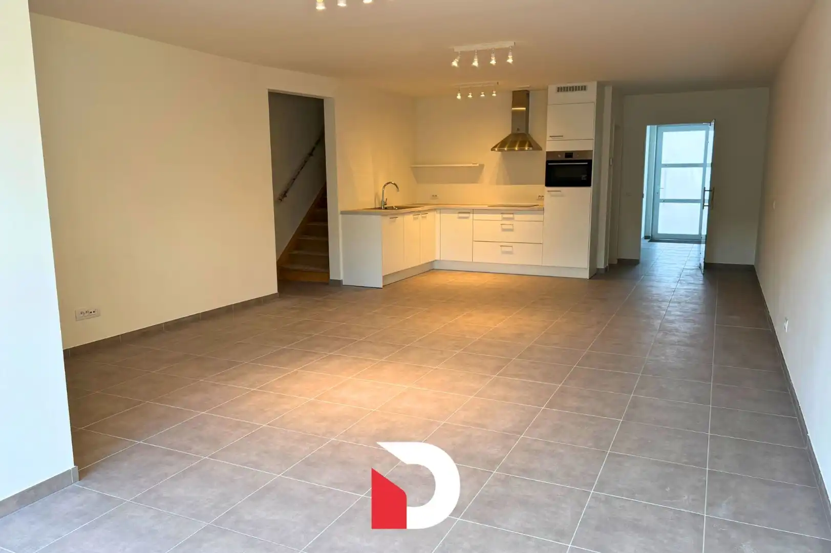 Ruime nieuwbouwwoning met 3 slaapkamers, 2 badkamers. foto 5