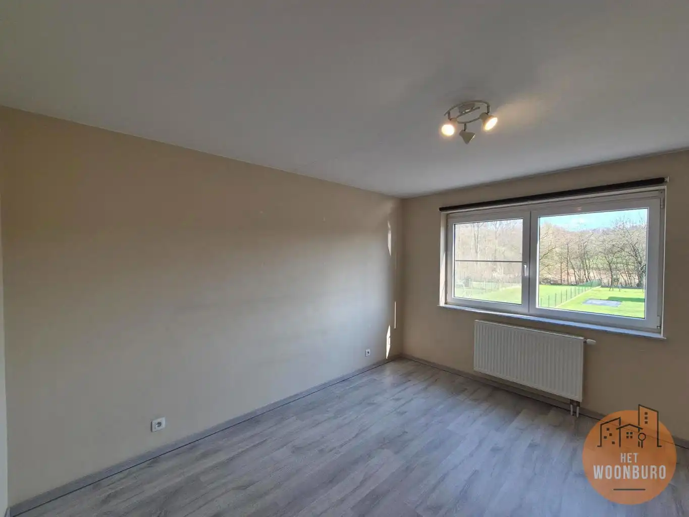 Halfopen bebouwing met 3 slpks, zolder, garage en tuin foto 13