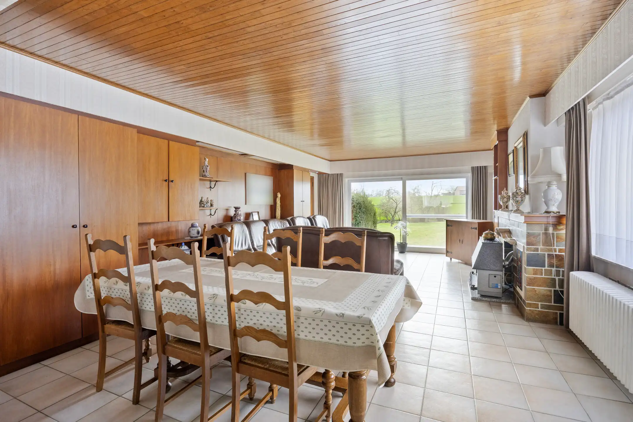 Ruime woonst met praktijkruimte op een perceel van 24 are foto 7