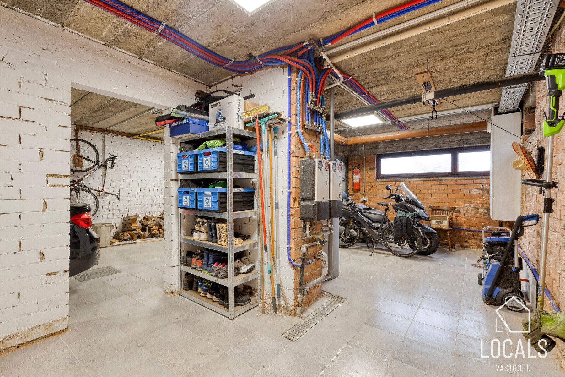 Halfopen bebouwing in het pitoreske Pollare foto 24