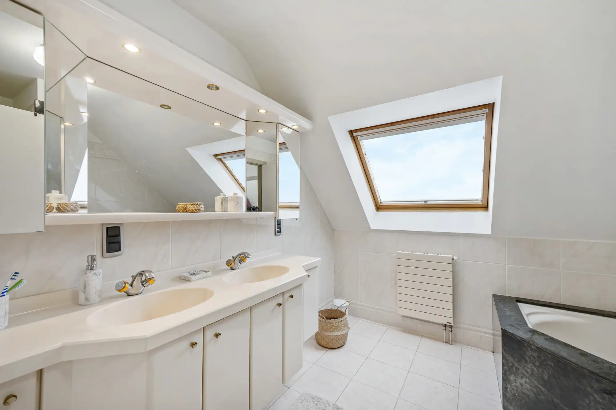 Centrale residentie met handelsruimte te Bilzen foto 11