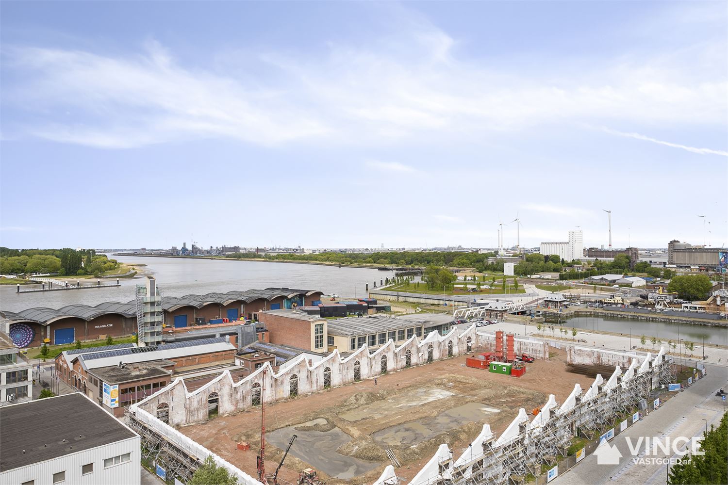Groot appartment met hoge plafonds en uitzonderlijk uitzicht foto 14