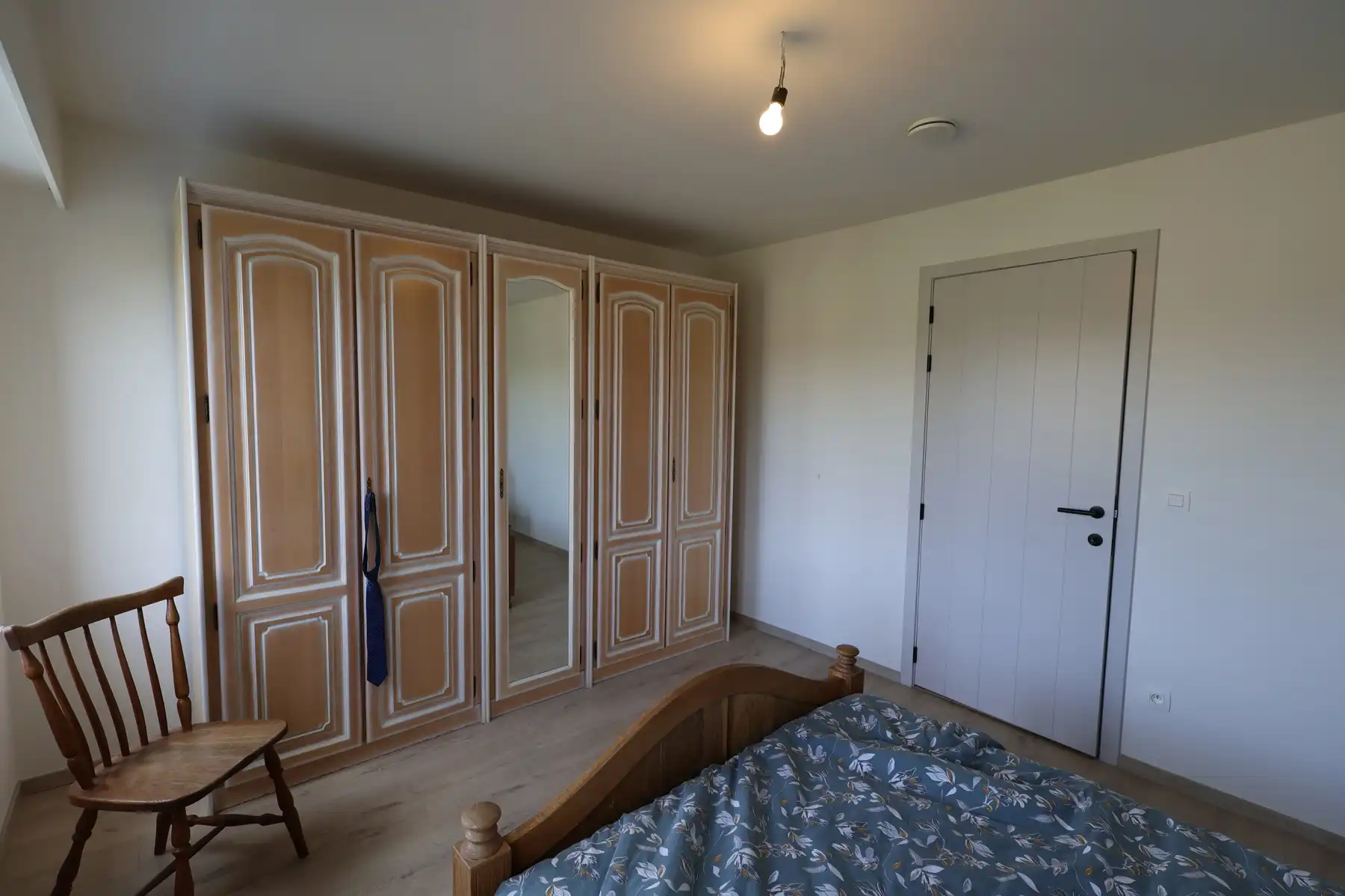 Een ruime nieuwbouwwoning met 3 slaapkamers, terras, tuin en garage.  foto 11