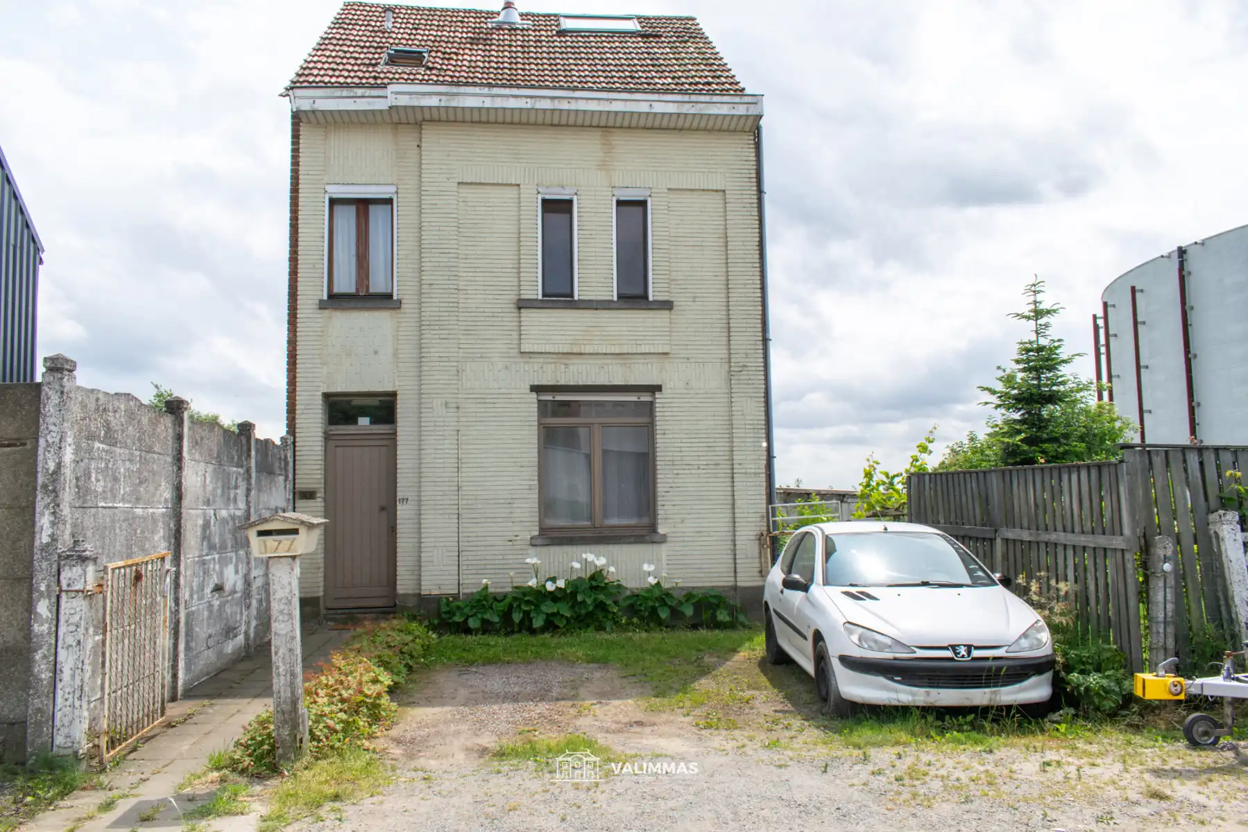 Driegevelwoning op 6 are 40, met mooie tuin en parking ... foto 4