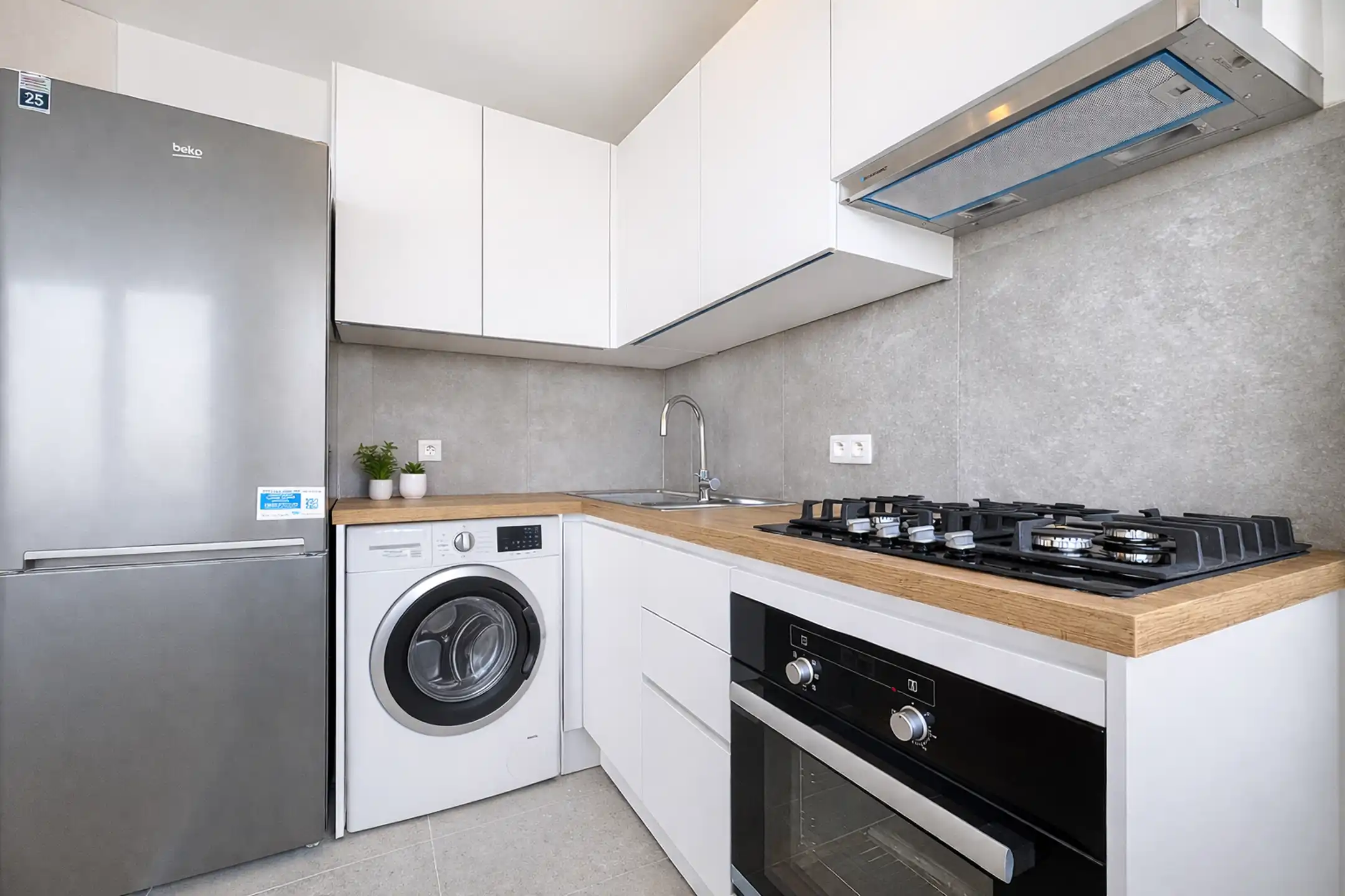 Prachtig gerenoveerd appartement met terras – instapklaar foto 7