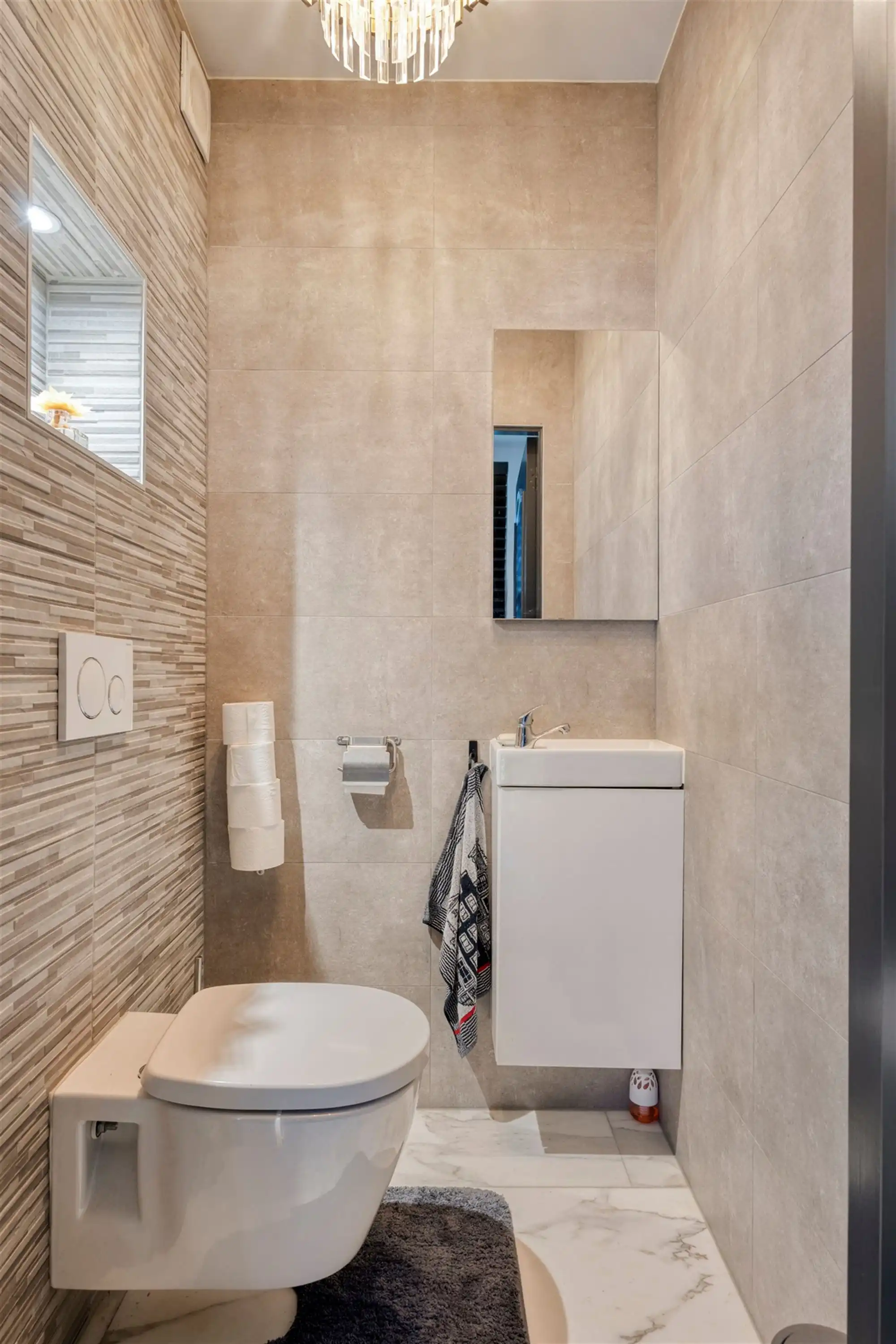 Knappe duo-villa op 8.843 m² in villawijk aan NL-grens. foto 28