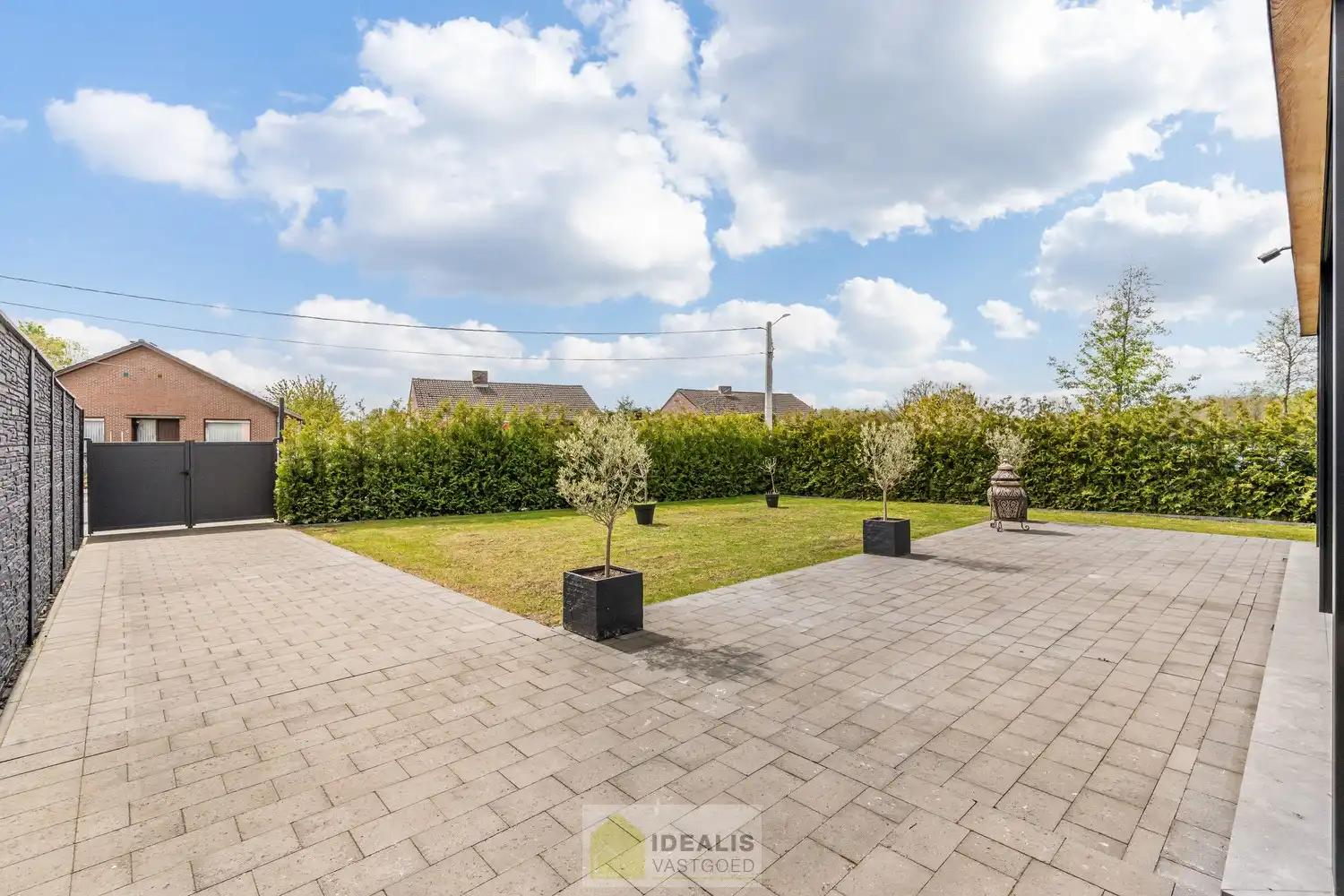 EEN BIJZONDER RIANTE WONING VAN MAAR LIEFST 302M² WOONOPPERVLAKTE OP EEN KNAP PERCEEL VAN 5A 90CA. foto 5