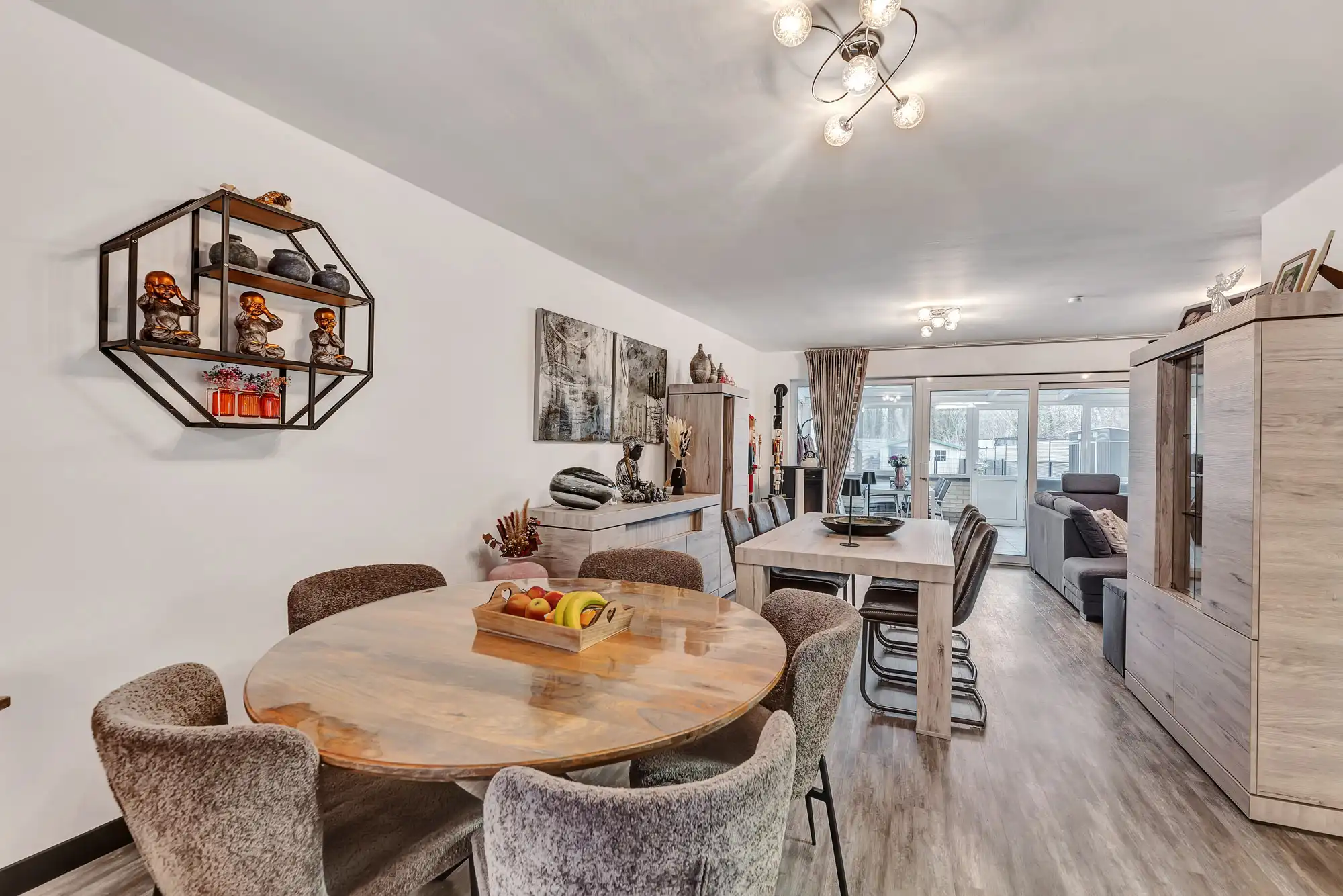 Instapklare woning met garage en tuin foto 3