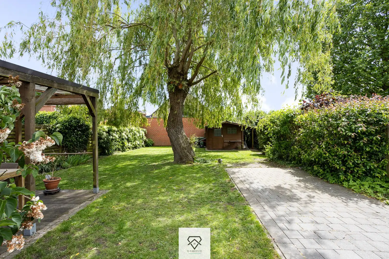 Ruime gezinswoning (4 slpk) met EPC B, dubbele garage en zonnige tuin in Drongen foto 3