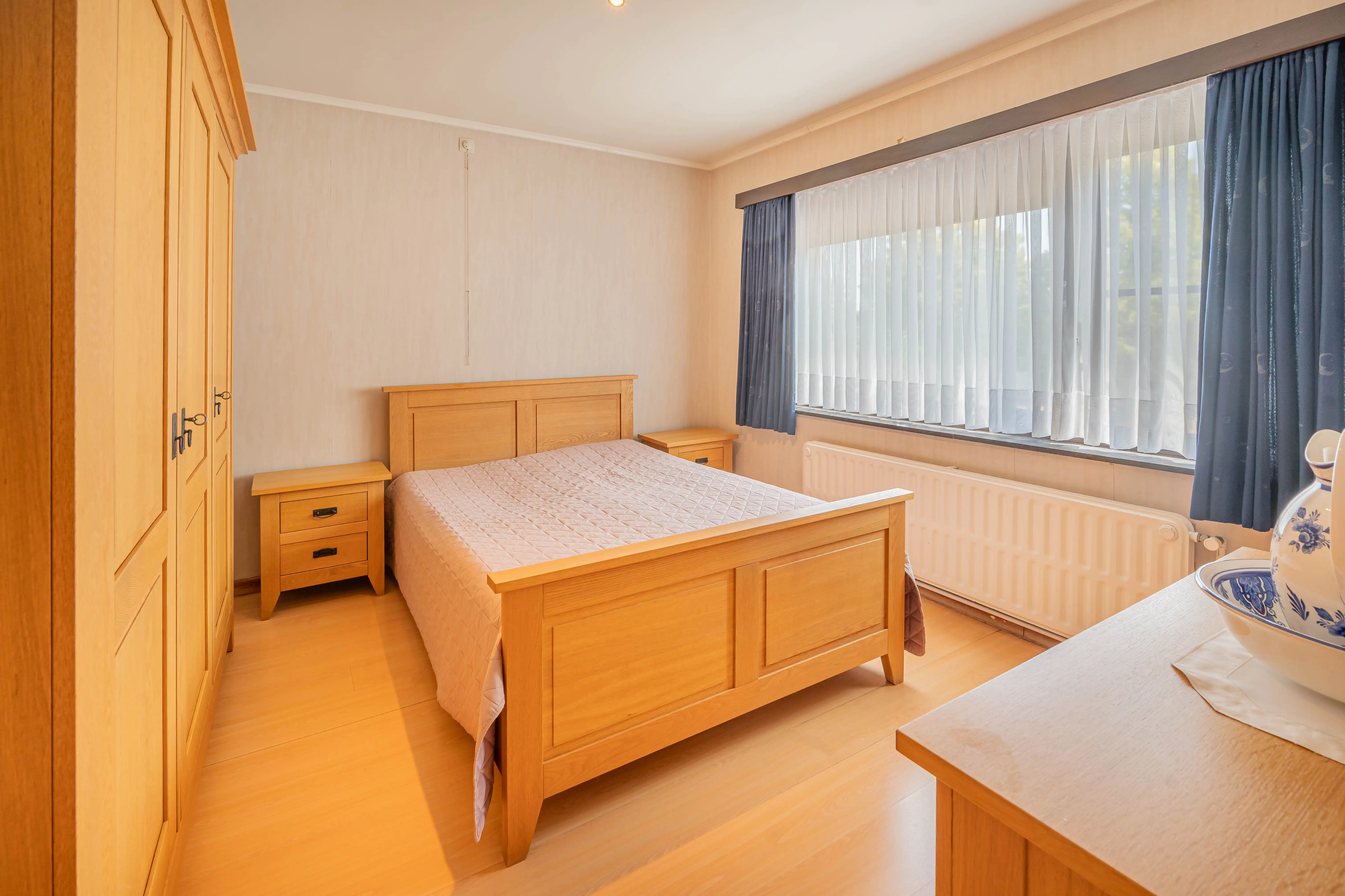 Gezinswoning met 3 slaapkamers, garage en tuin foto 13