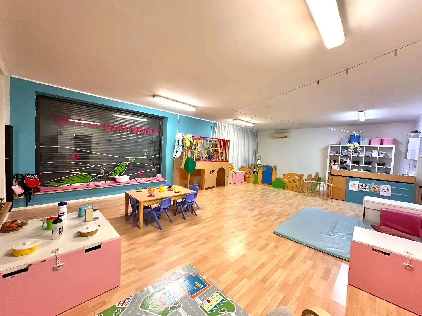 Veelzijdig handelshuis met ruime tuin – momenteel ingericht als crèche foto 4