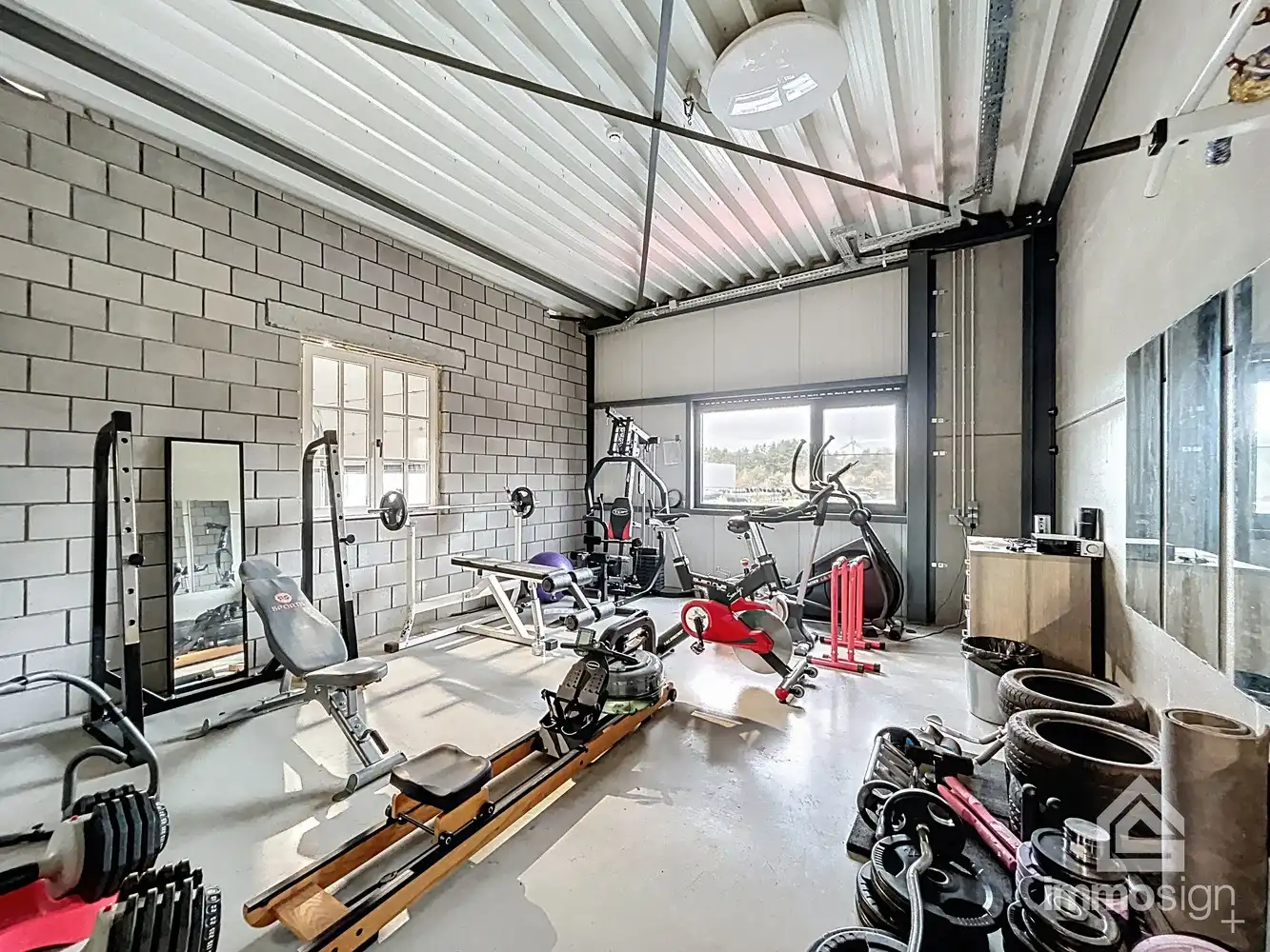 Veelzijdige halfopen bedrijfshal met kantoor en buitenruimte in Pelt! foto 14