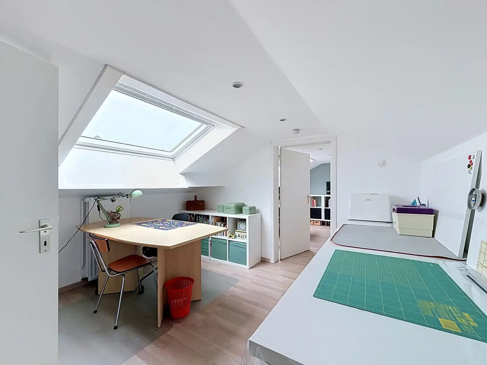 Instapklare woning met 4 SLPK, Garage én Tuin! foto 19