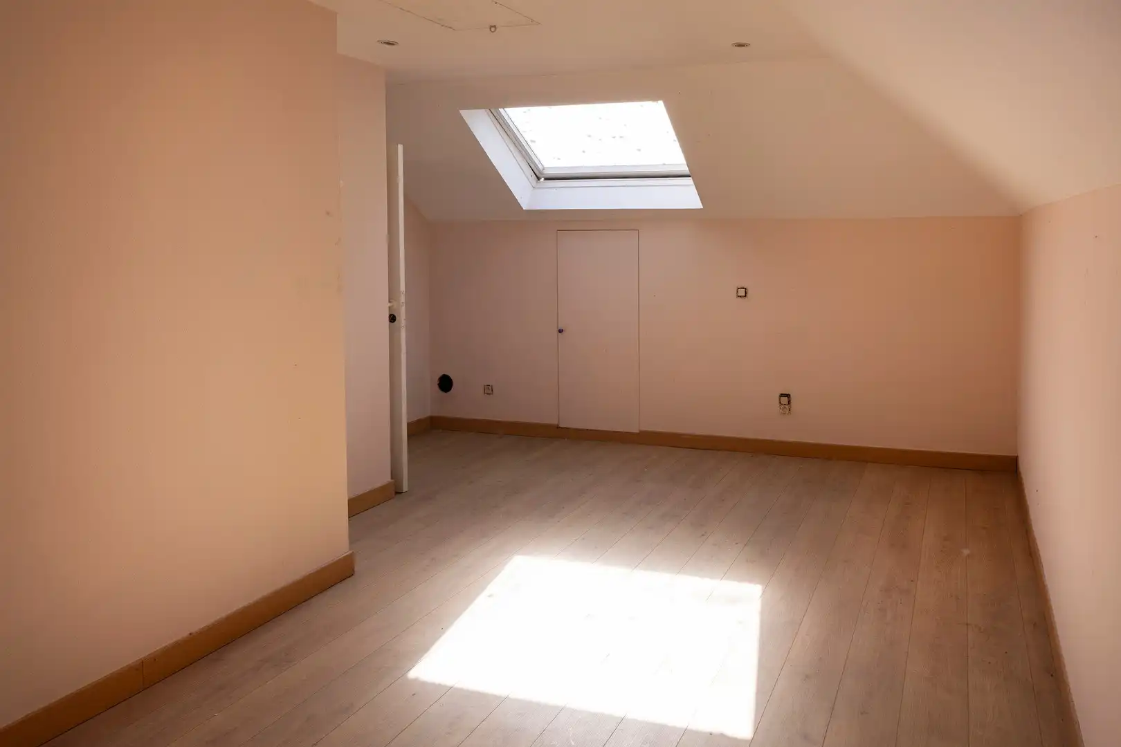 Te renoveren villa op perceel van 2.433 m². foto 11