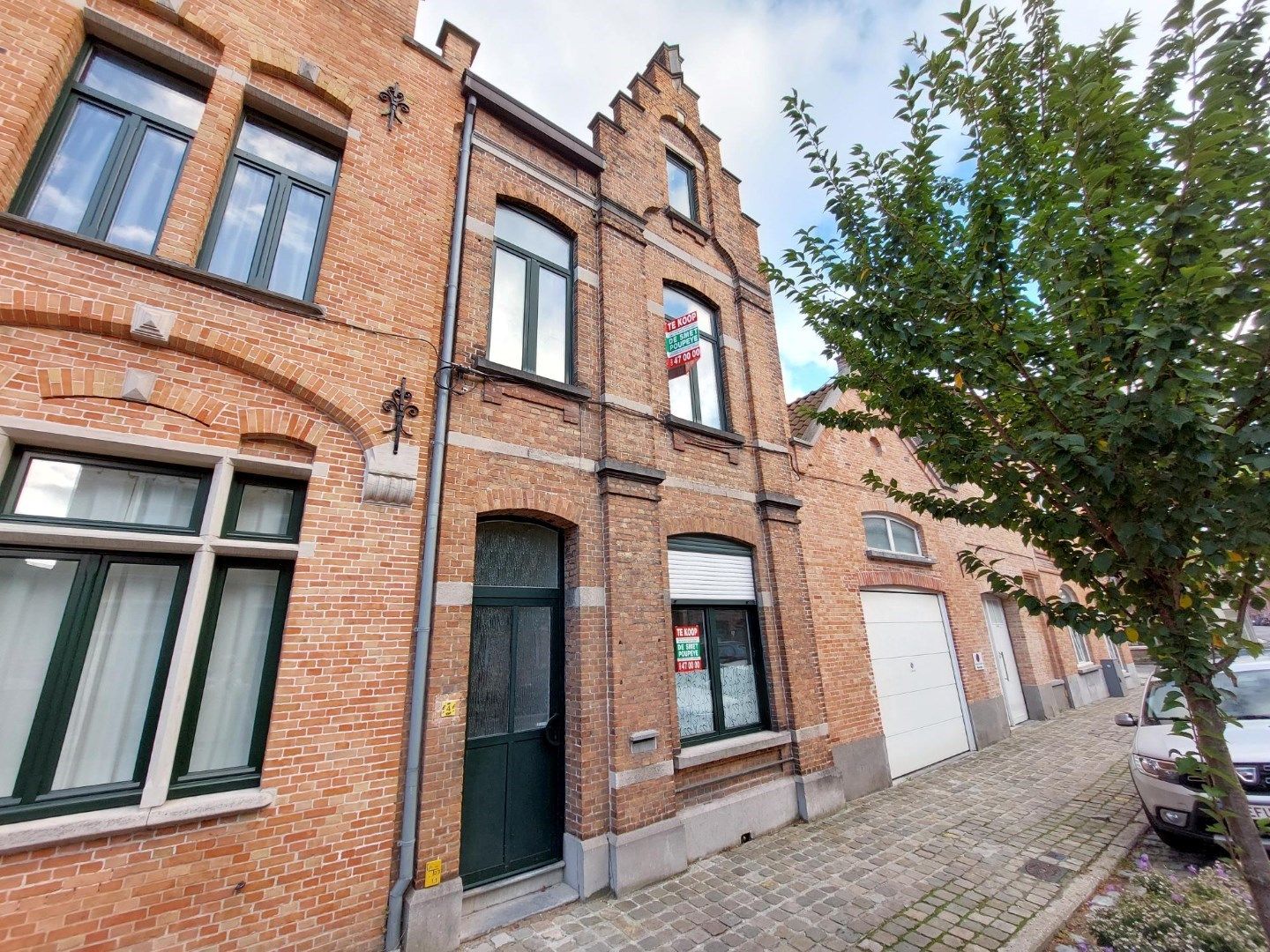 Hoofdfoto van de publicatie: Goed gelegen woning met trapgevel