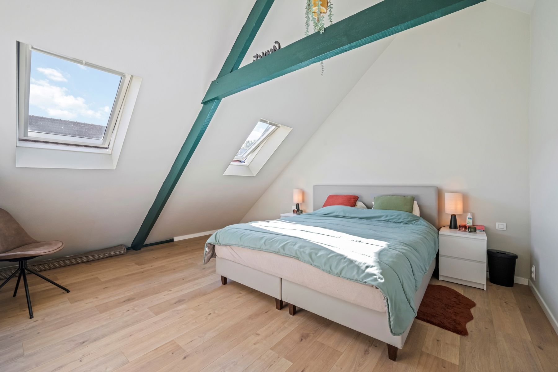 Smaakvol gerenoveerde woning in het hart van Assebroek foto 11