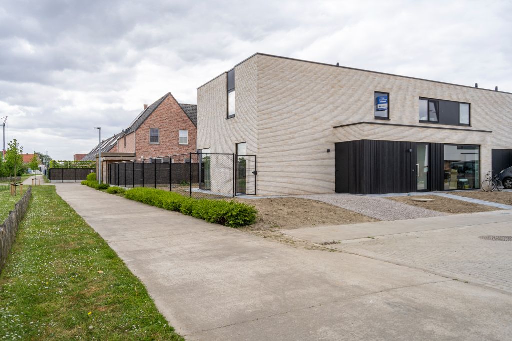 ()=>{if(producerUpdateValueVersion(node),producerAccessed(node),node.value===ERRORED)throw node.error;return node.value} Bloemkoolstraat 43 - 8800 Roeselare