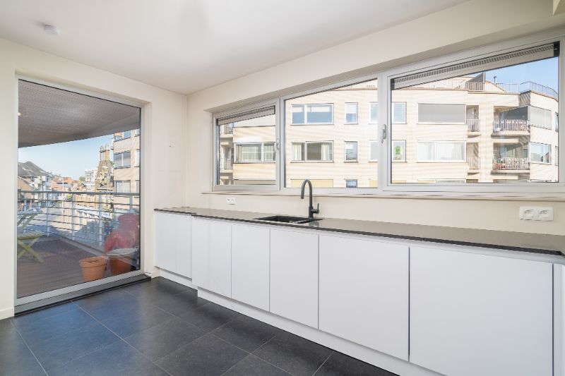 Mooi afgewerkt, luxueus appartement in het centrum van Roeselare! foto 10