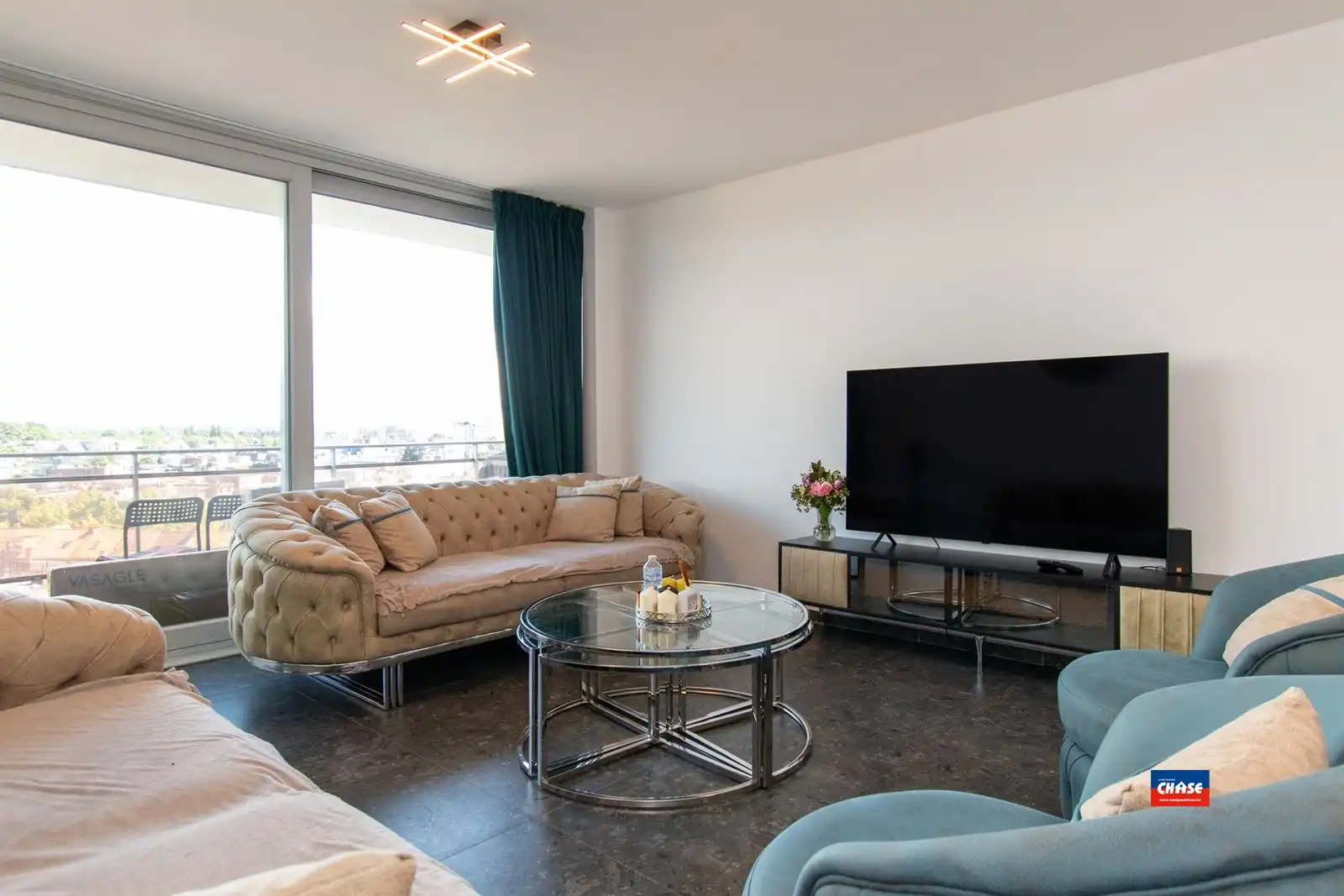 Instapklaar appartement met 3 slaapkamers, groot terras en kelderberging foto 2