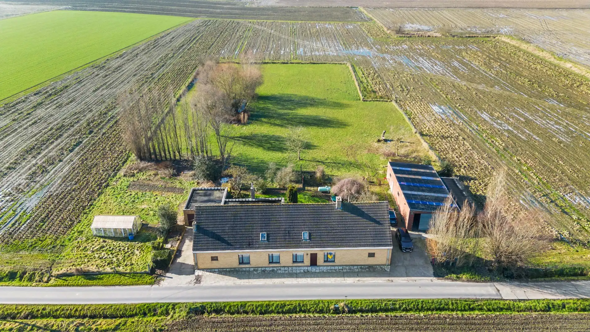 Landelijk gelegen woning met opslagruimte te Torhout foto 4
