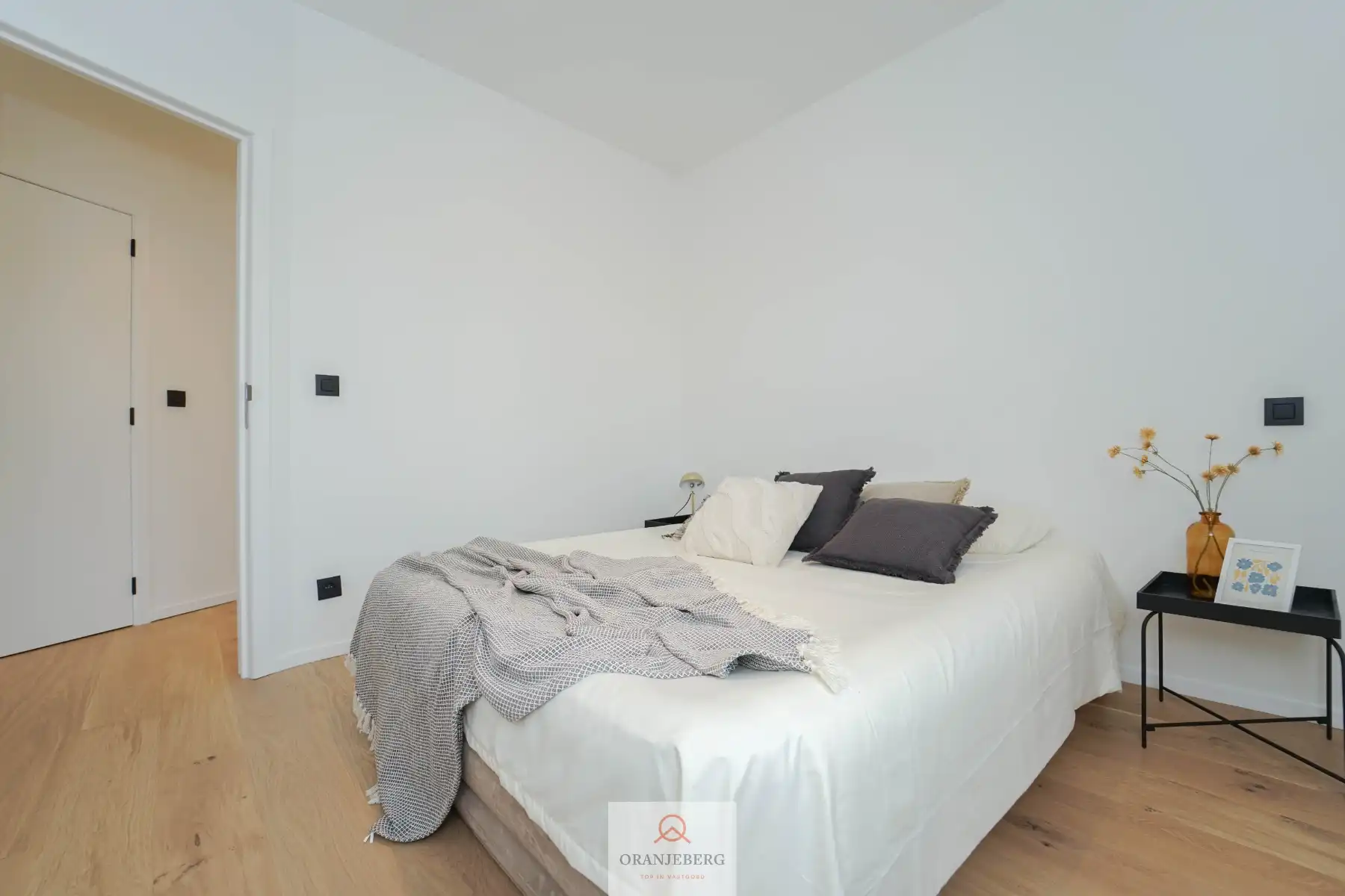 Gerenoveerd, energiezuinig 2 slpk appartement met terras! foto 17