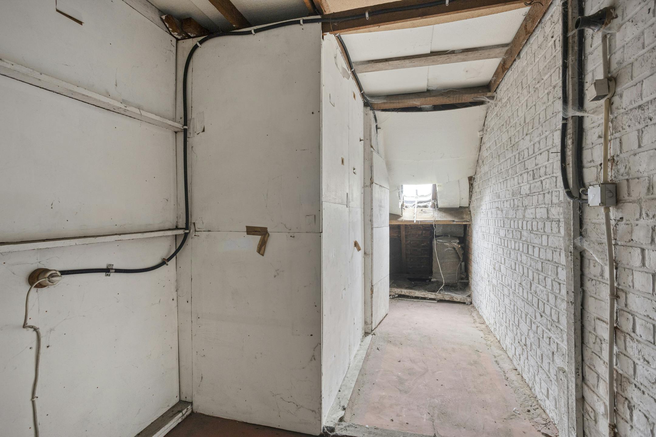 Te renoveren woning met potentieel in Sint-Agatha-Berchem! foto 13