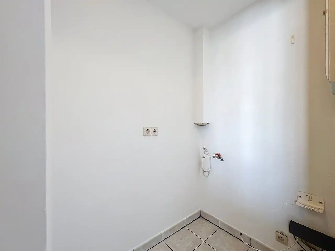 Ruim en functioneel appartement met drie slaapkamers vlakbij het Vissershuldeplein te Heist foto 14