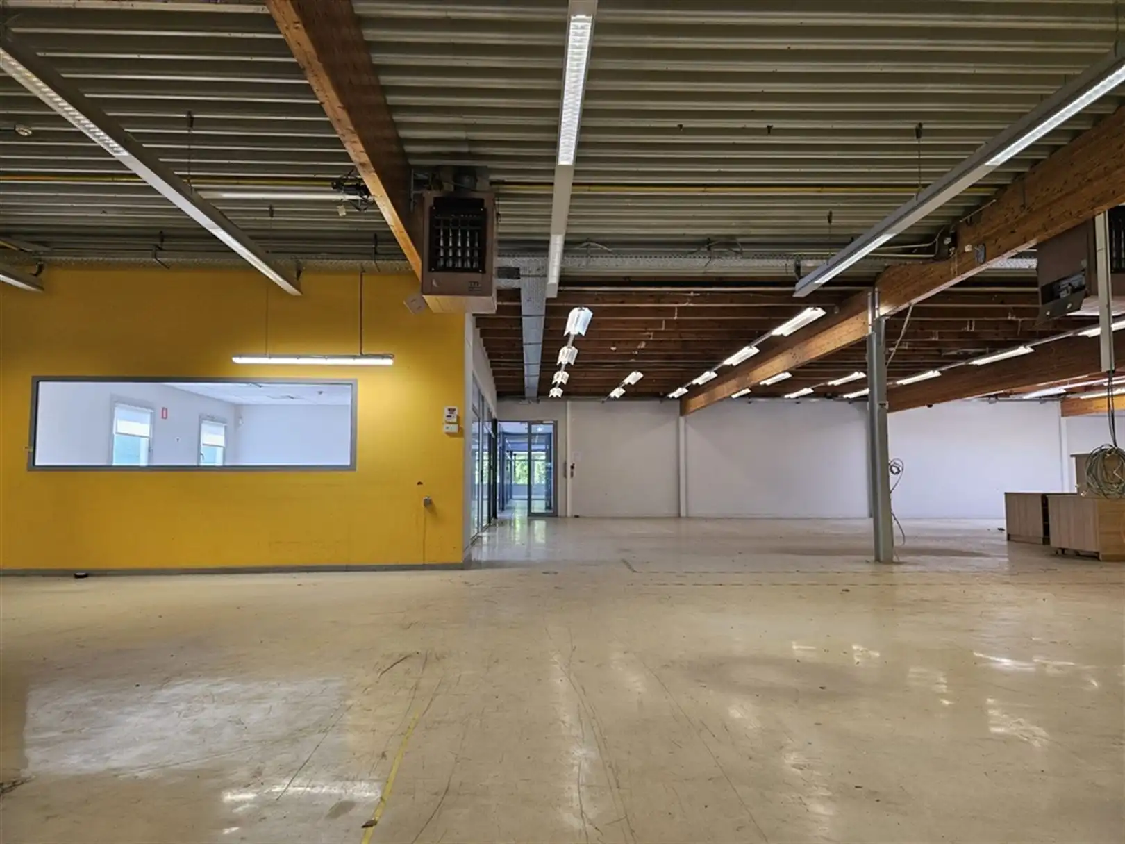 Polyvalente magazijnen/kantoren foto 14