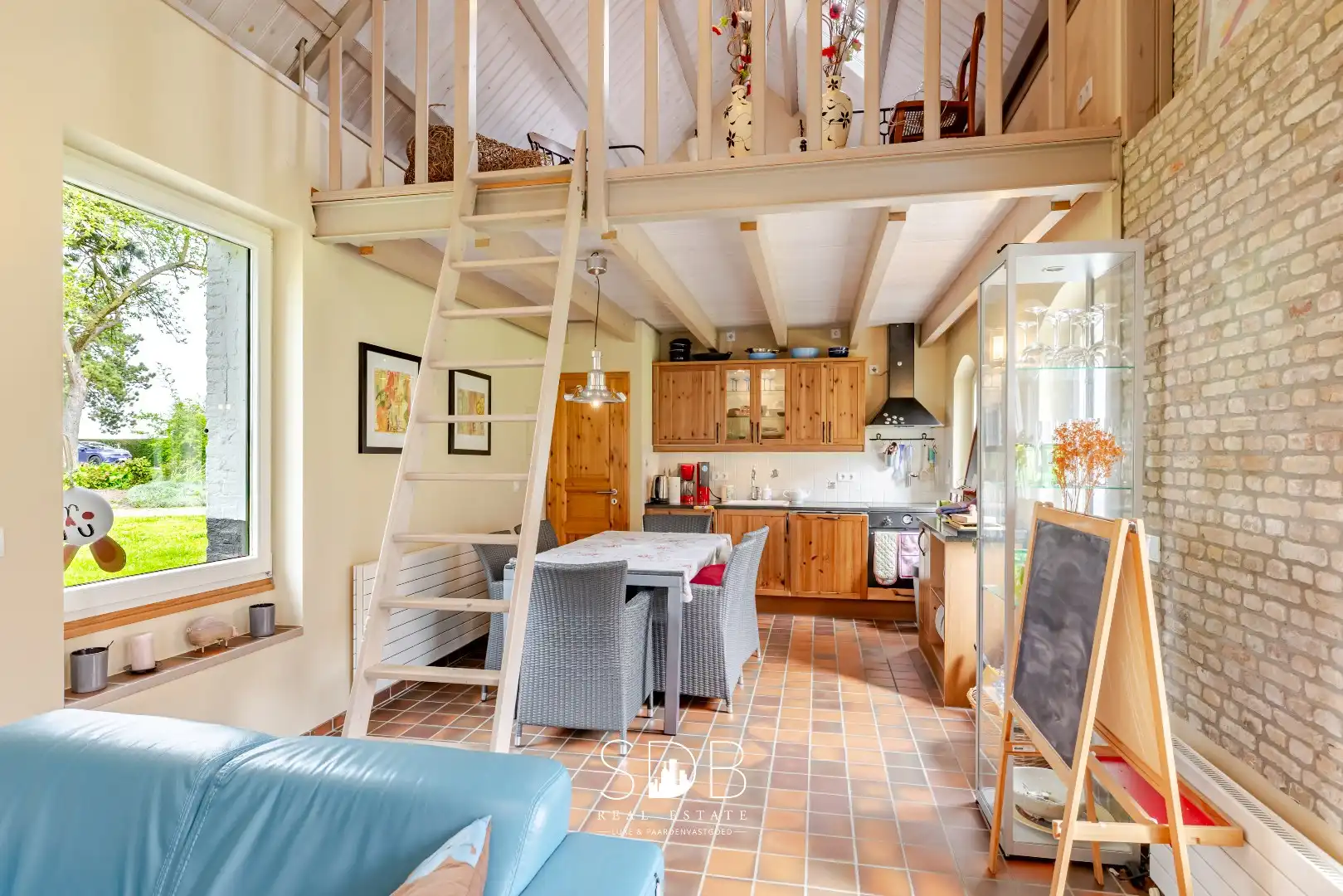 Landelijke woning met authentiek gastenhuis, stalgebouw, graslanden en buitenpiste op 20.285m² foto 22