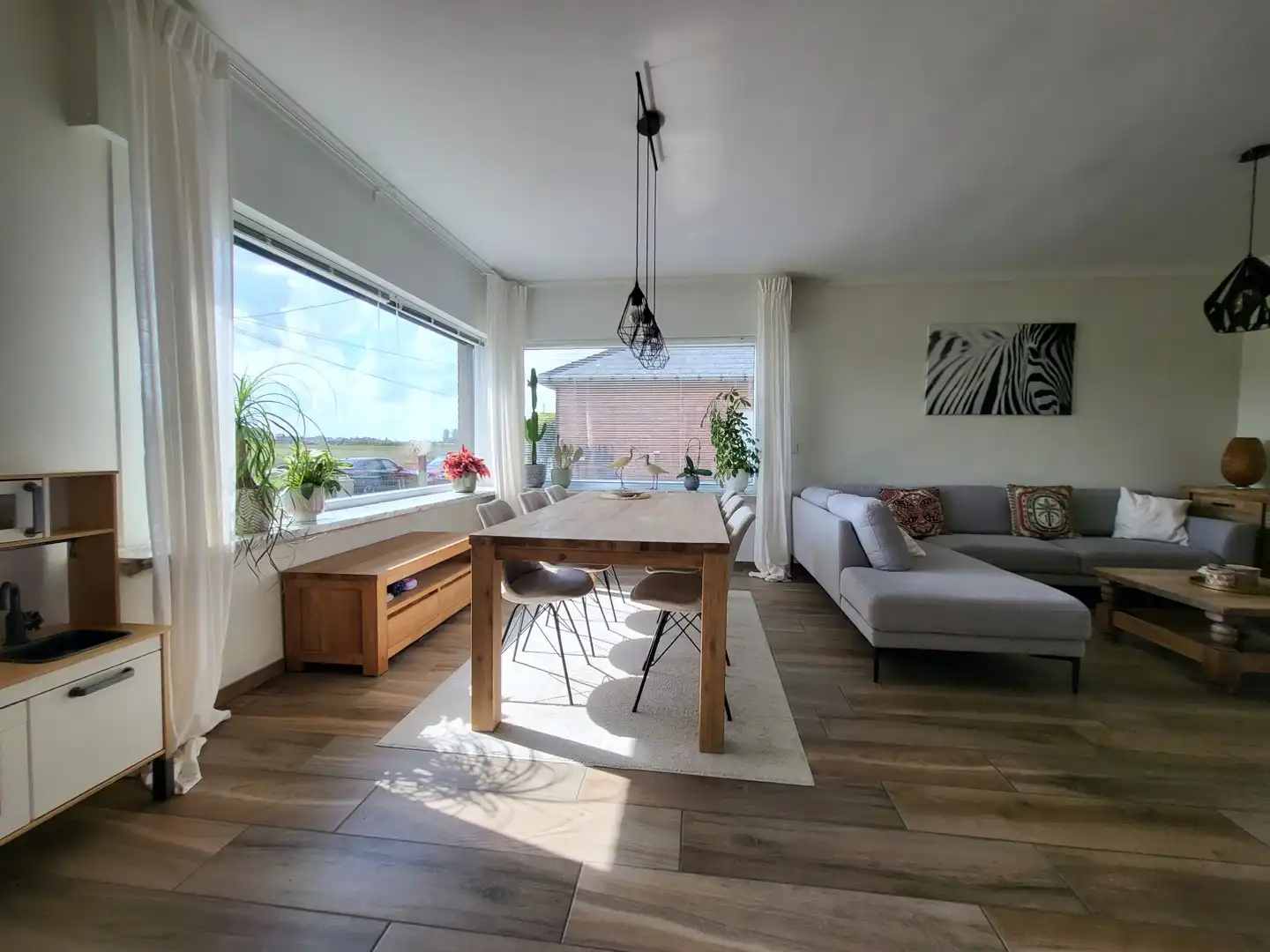In een landelijke omgeving bevindt zich deze grondig gerenoveerde woning op een mooi perceel van 1.102 m². foto 16