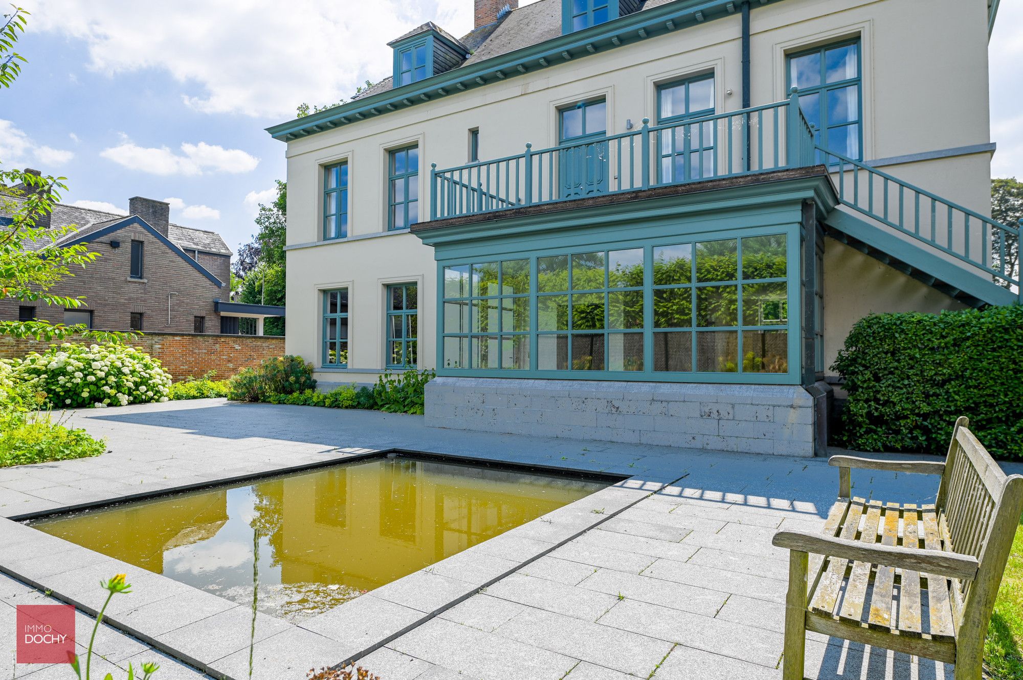 Centraal gelegen praktijkruimte of bureel met woonst foto 4