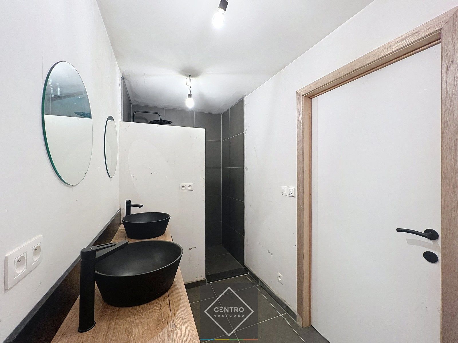 TOPAANBOD, halfopen  NB-woning met 3 slpks, ZUIDger. tuin, GARAGE én ZONNEPANELEN! foto 18